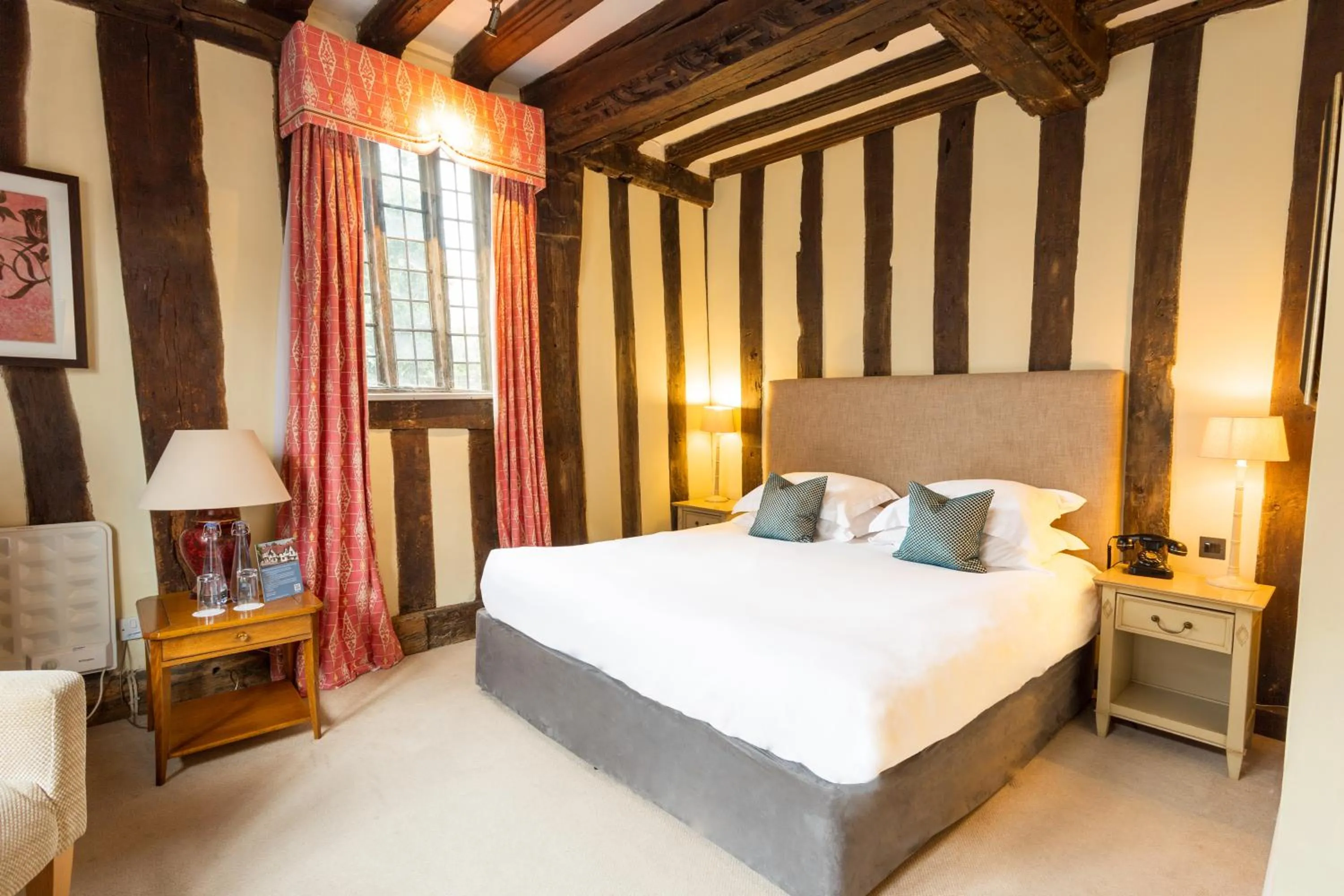 Photo of the whole room, Bed in Swan Hotel & Spa