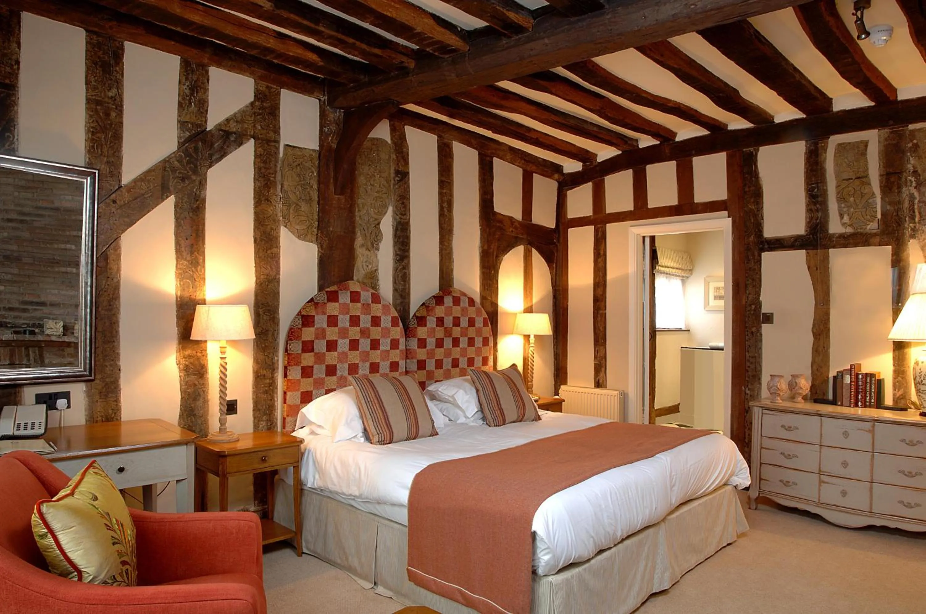 Photo of the whole room, Bed in Swan Hotel & Spa