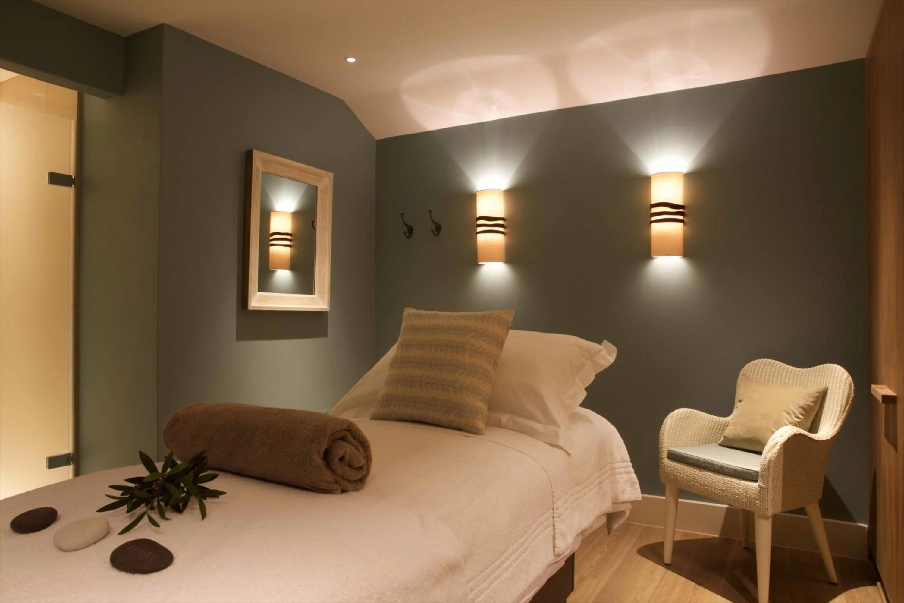 Massage, Bed in Swan Hotel & Spa