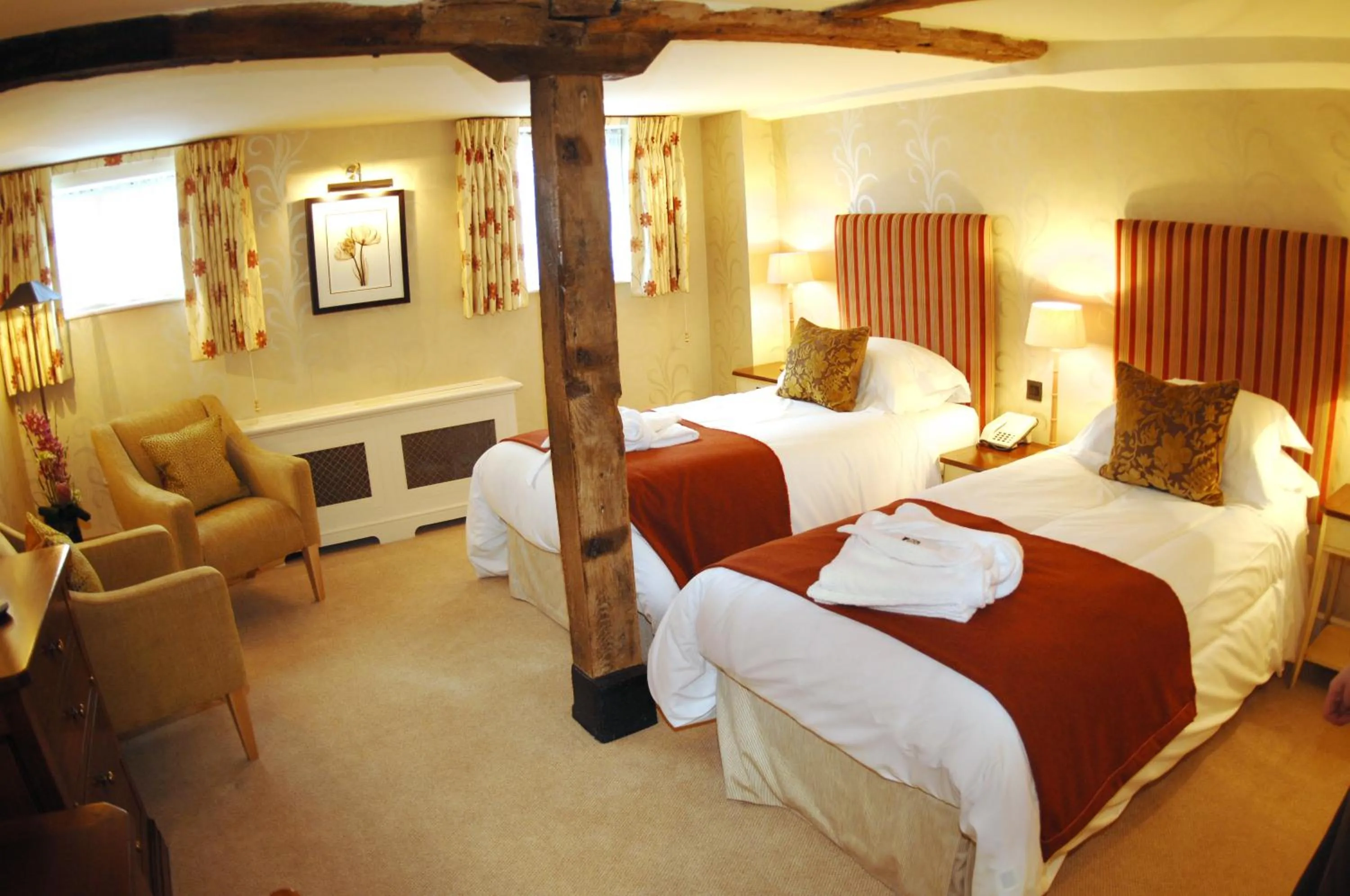 Photo of the whole room, Bed in Swan Hotel & Spa