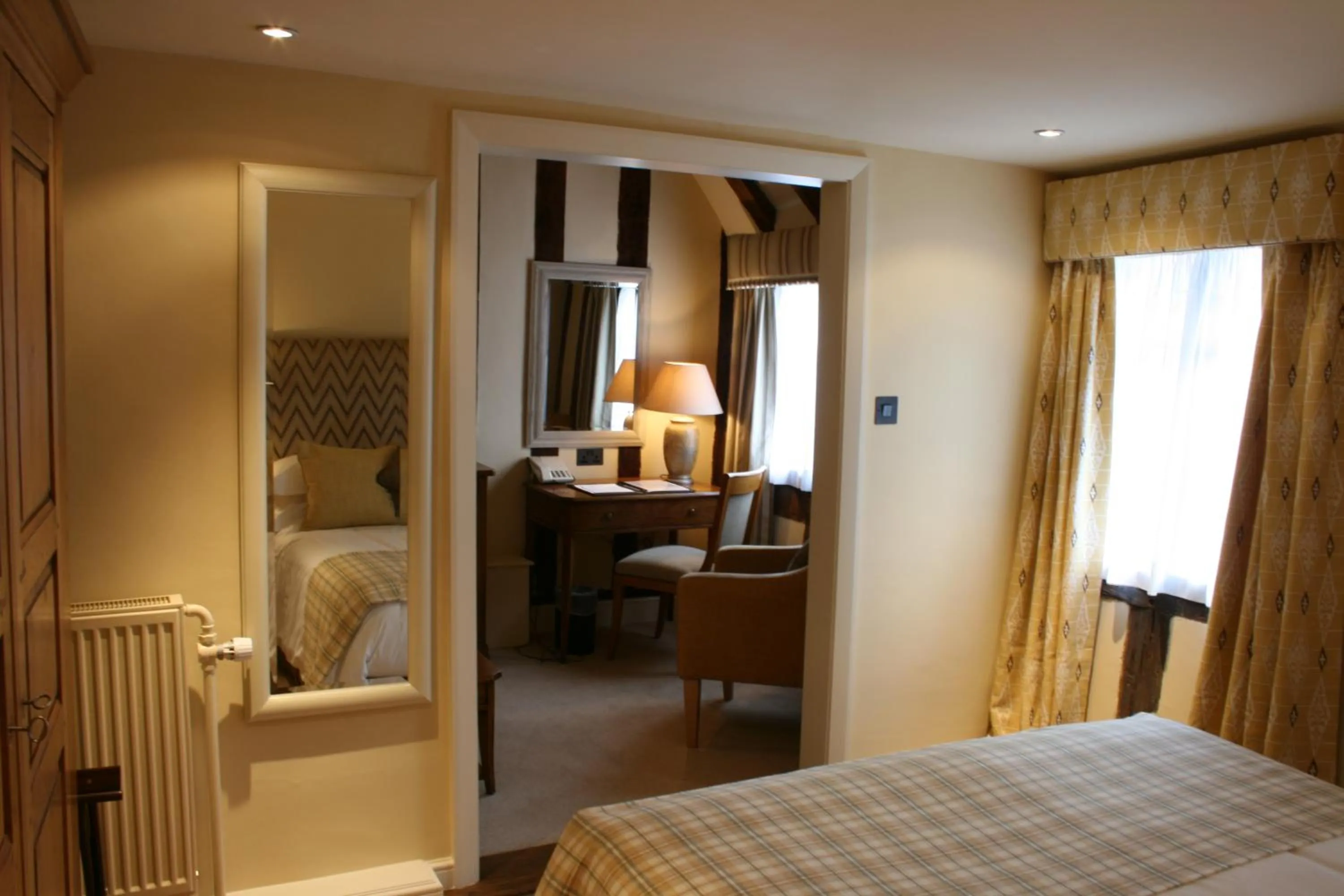 Seating area, Bed in Swan Hotel & Spa