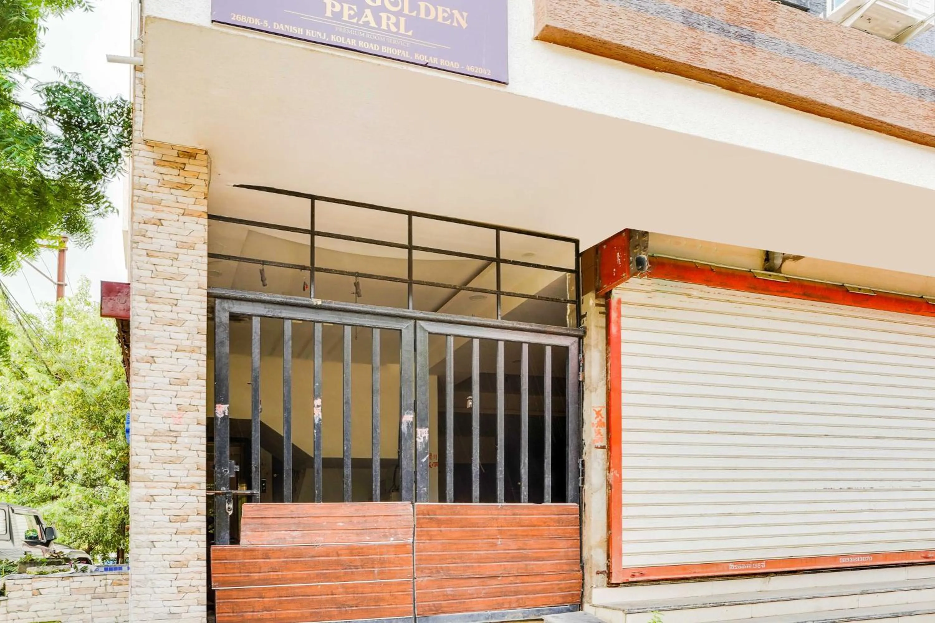 Facade/entrance in Hotel O Golden Pearl