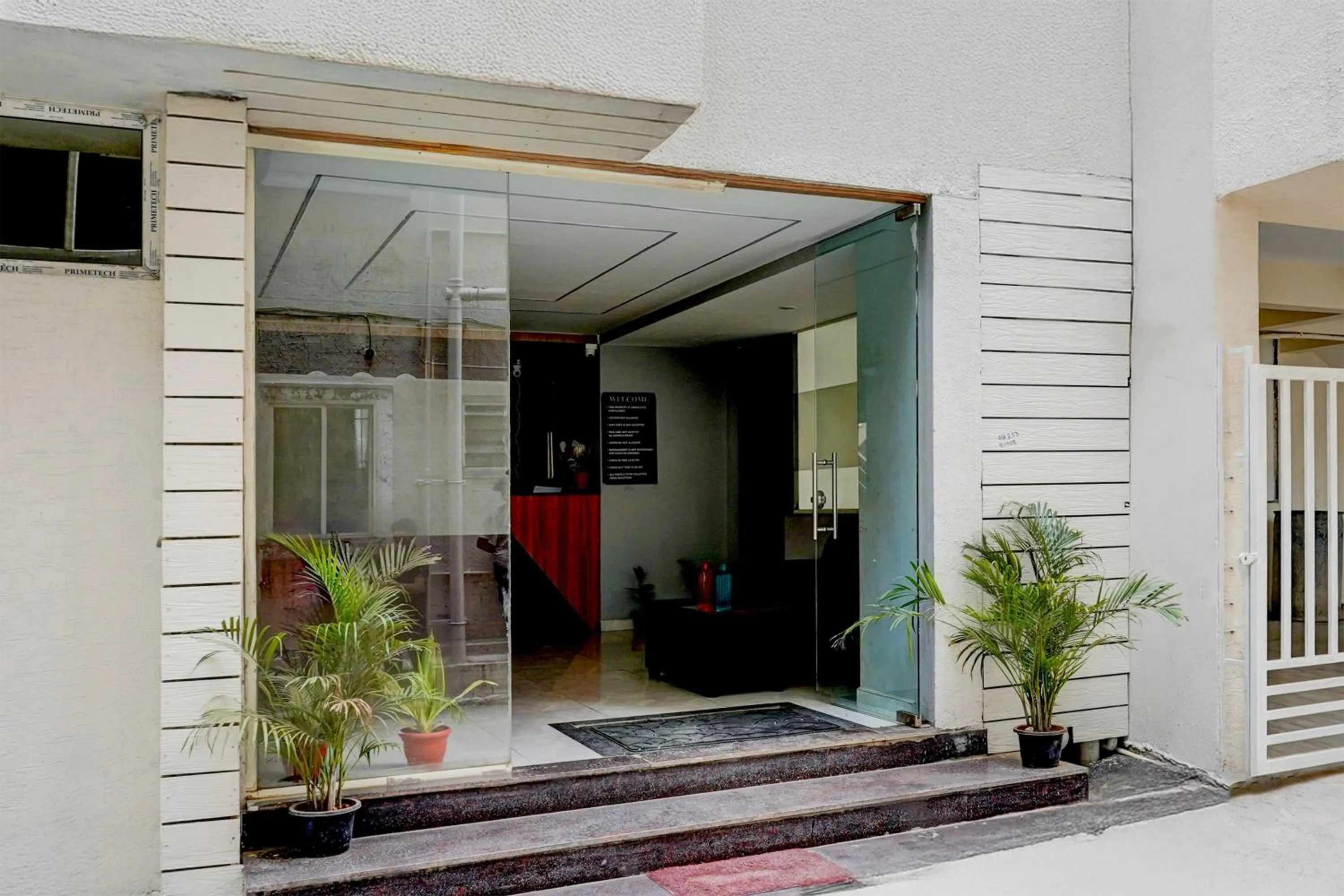 Facade/entrance in Super Townhouse Marathahalli Near Sri Nagalingeshwar Swamy Temple Formerly Hotel Avenue