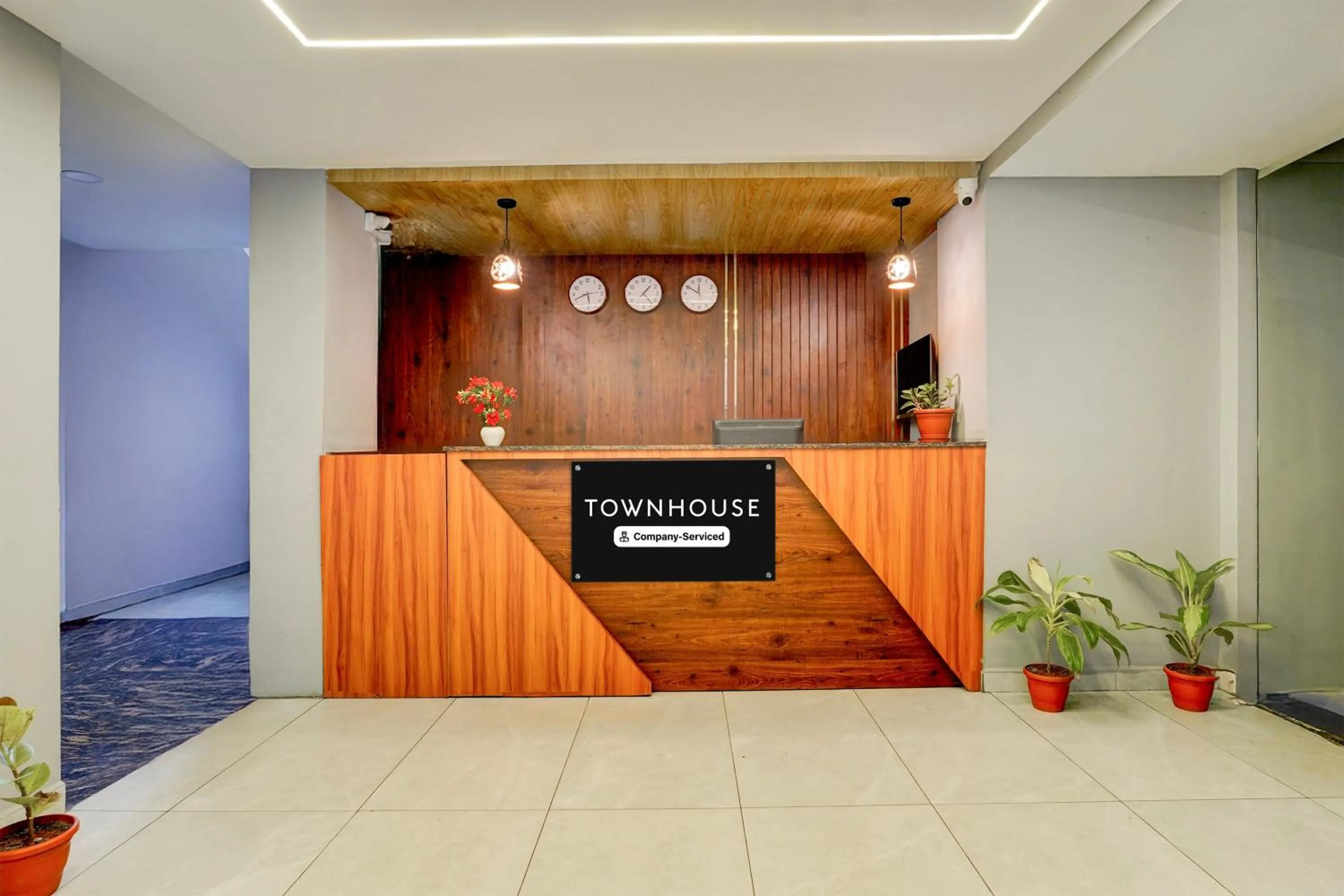 Lobby or reception in Super Townhouse Marathahalli Near Sri Nagalingeshwar Swamy Temple Formerly Hotel Avenue