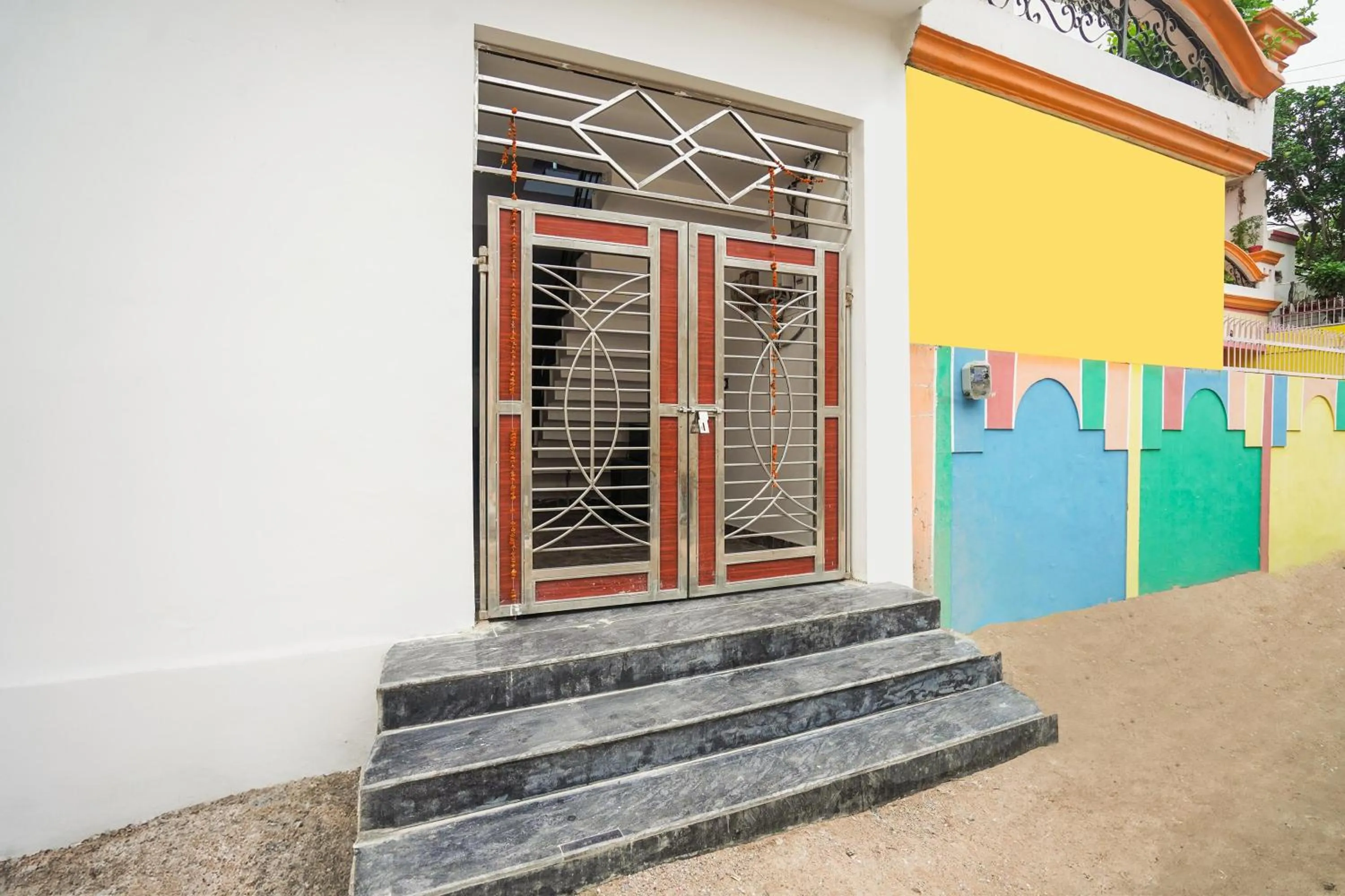 Facade/entrance in Hotel O Shivankar Paradise