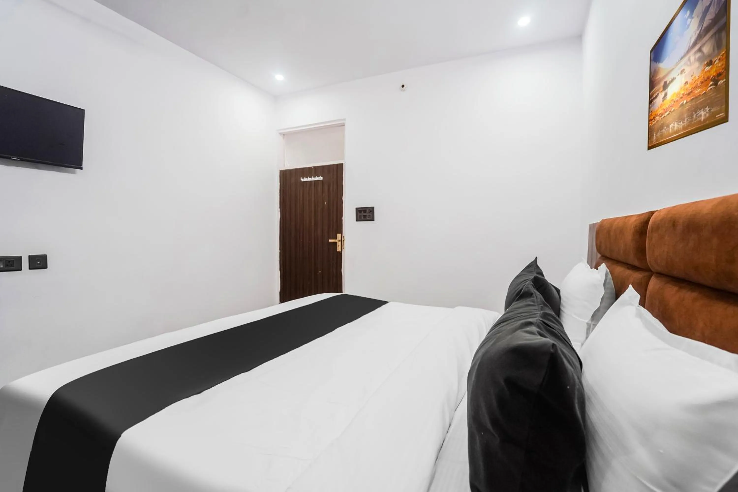 Bedroom, Bed in Hotel O Shivankar Paradise