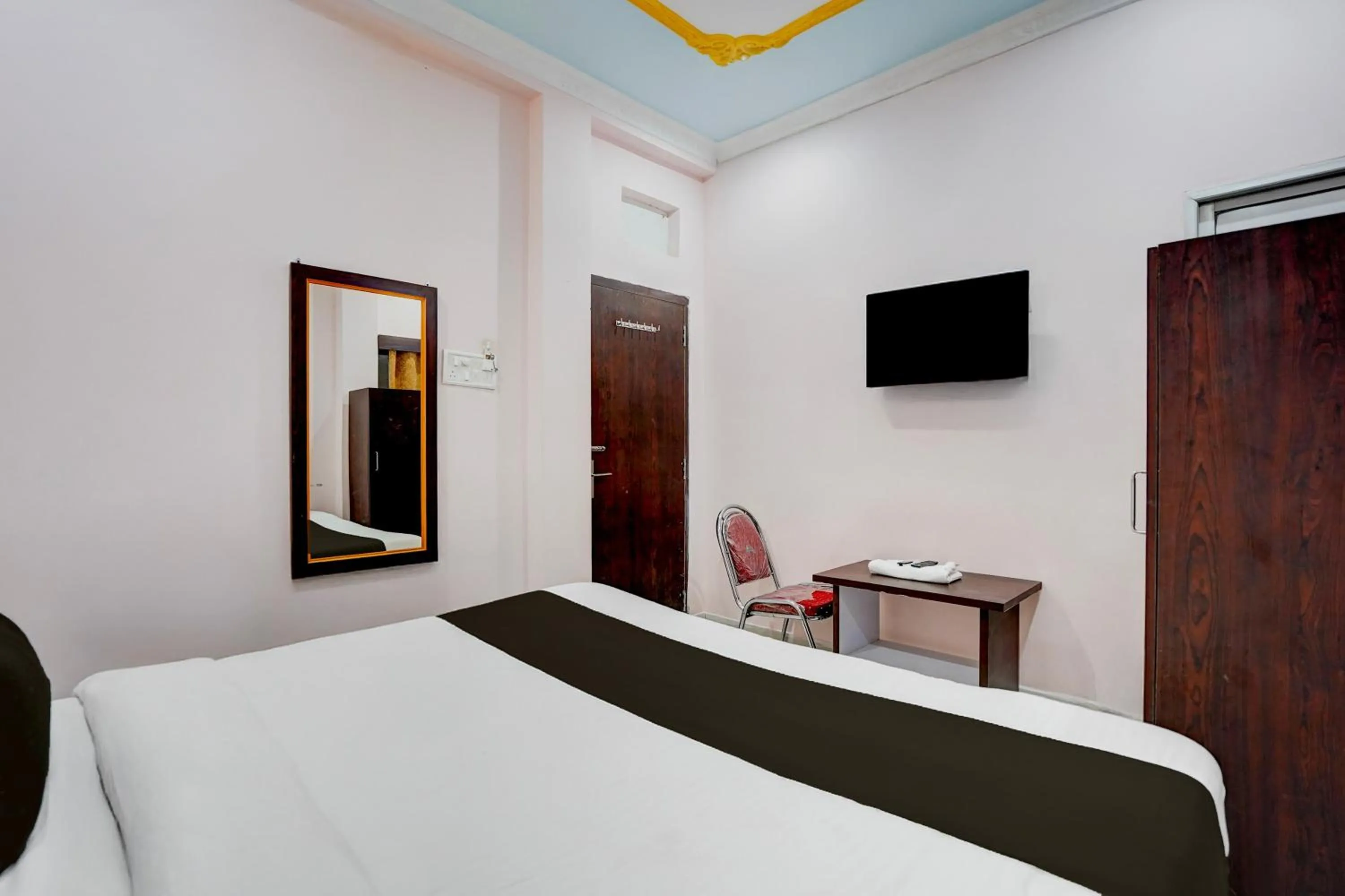 Bedroom, Bed in Super Collection O Patna Airport Formerly Hotel Shahi Mahal