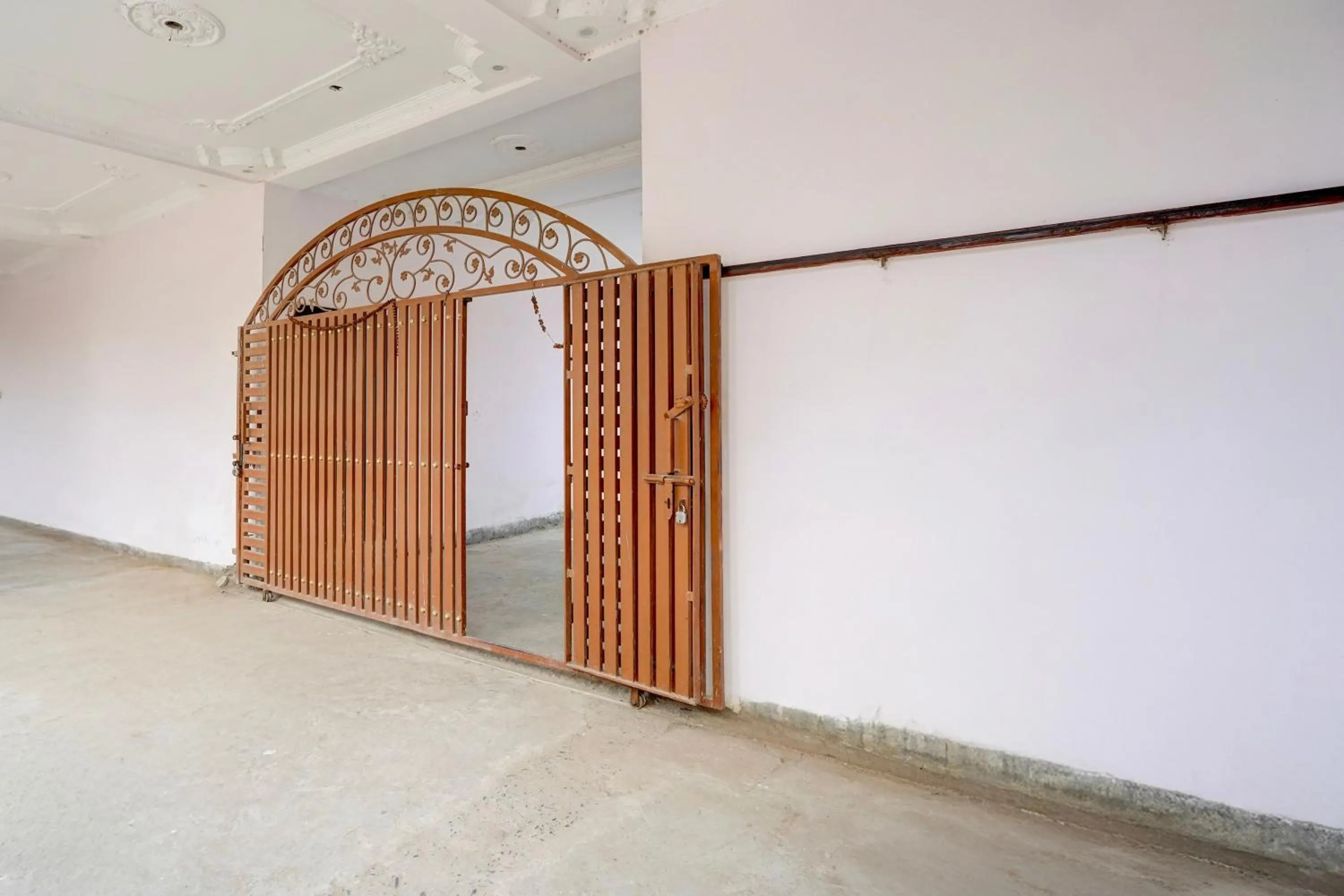 Facade/entrance in Super Collection O Patna Airport Formerly Hotel Shahi Mahal