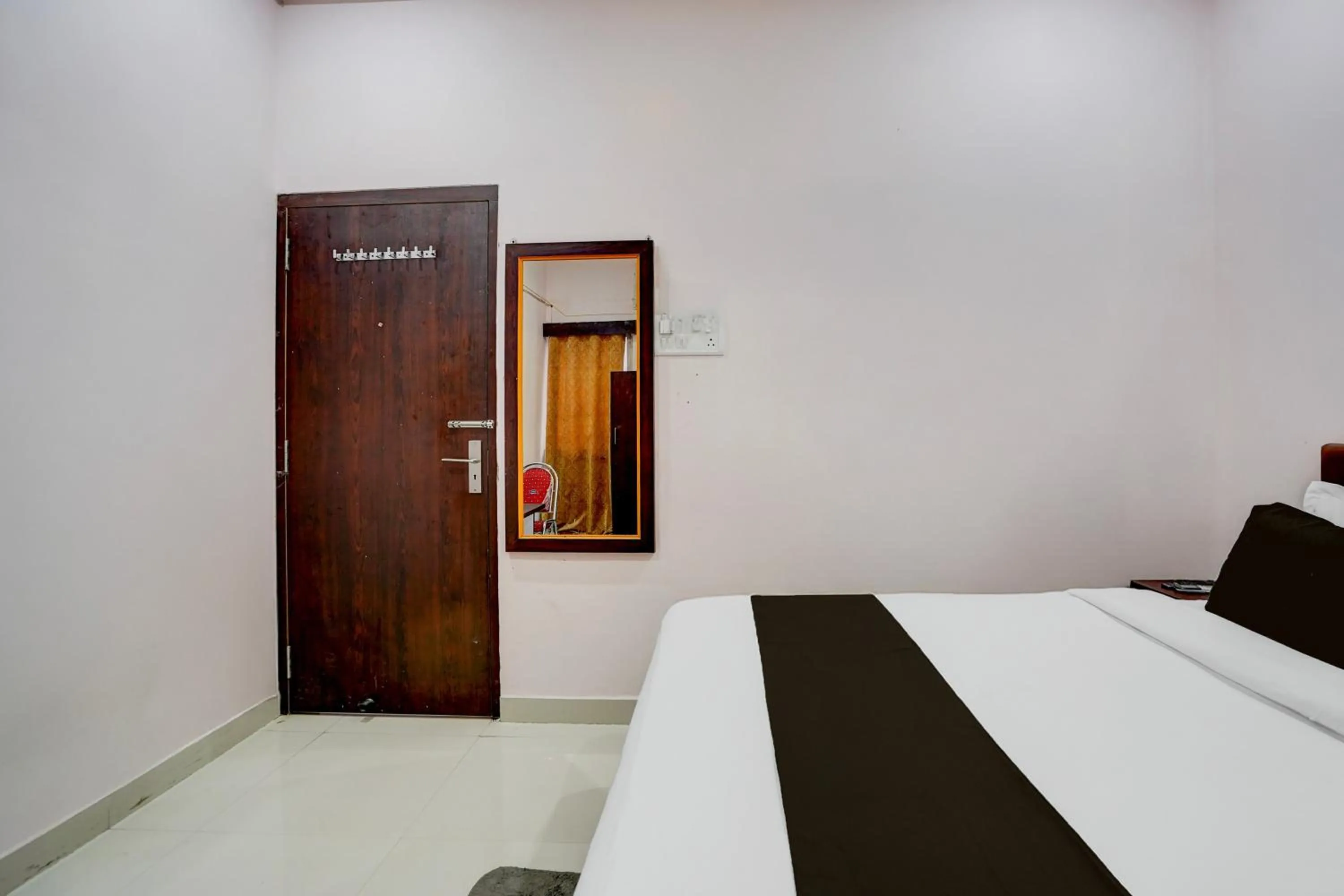 Bedroom, Bed in Super Collection O Patna Airport Formerly Hotel Shahi Mahal