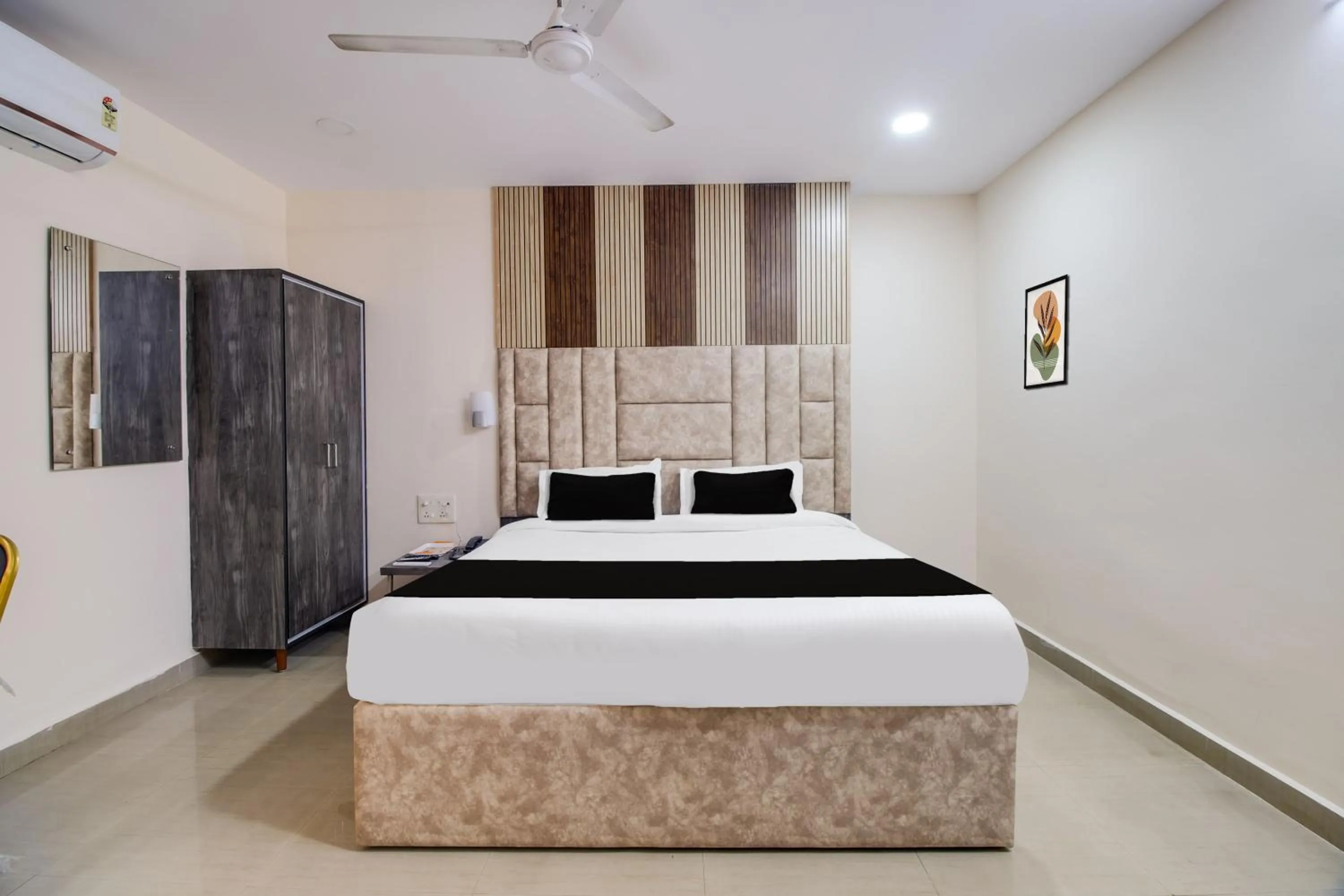 Bedroom, Bed in Hotel O Sai Capital