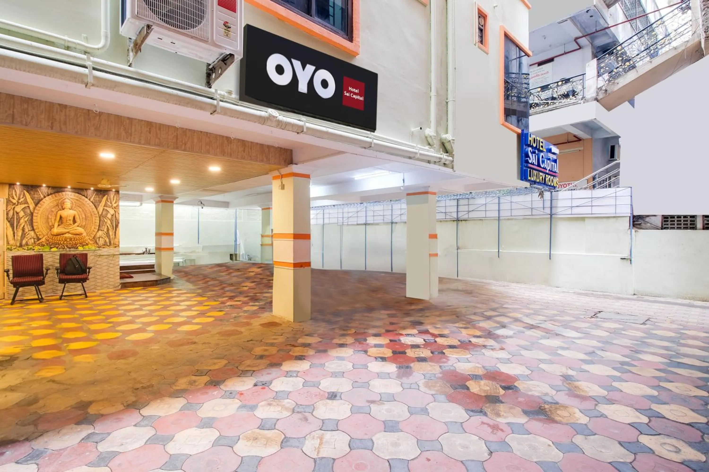 Facade/entrance in Hotel O Sai Capital