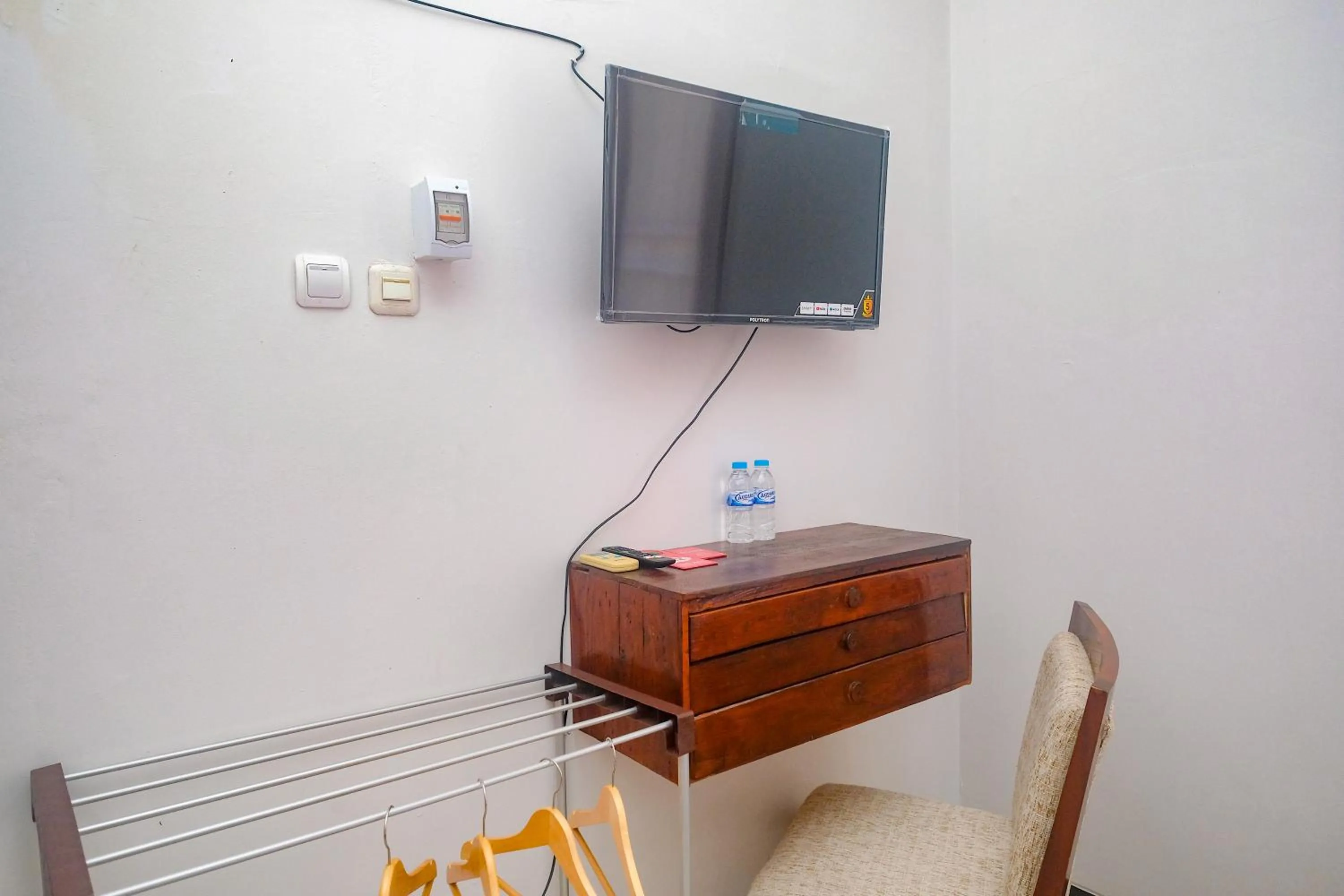 TV and multimedia in RedDoorz Near Majapahit Semarang