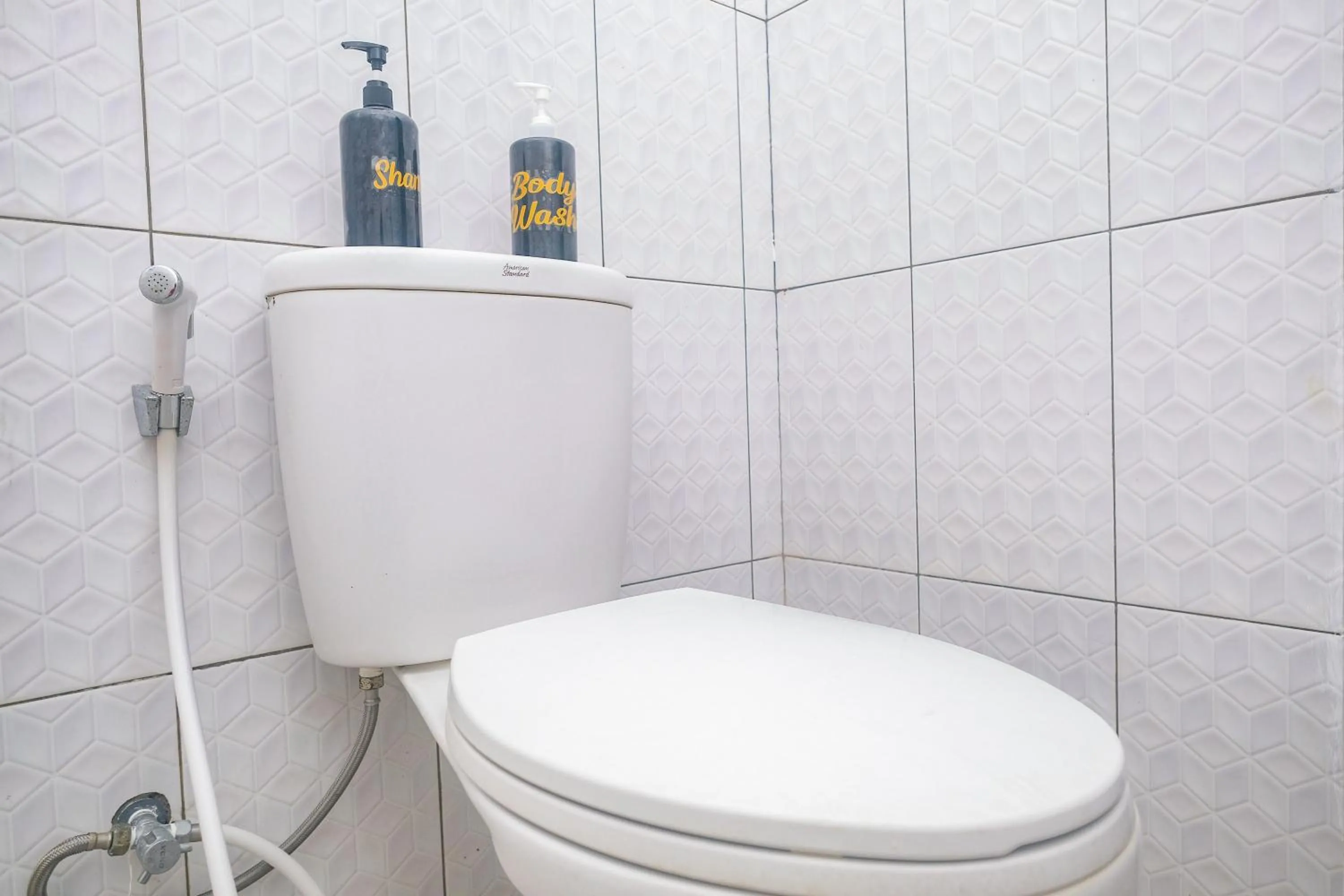 Bathroom in RedDoorz Near Majapahit Semarang