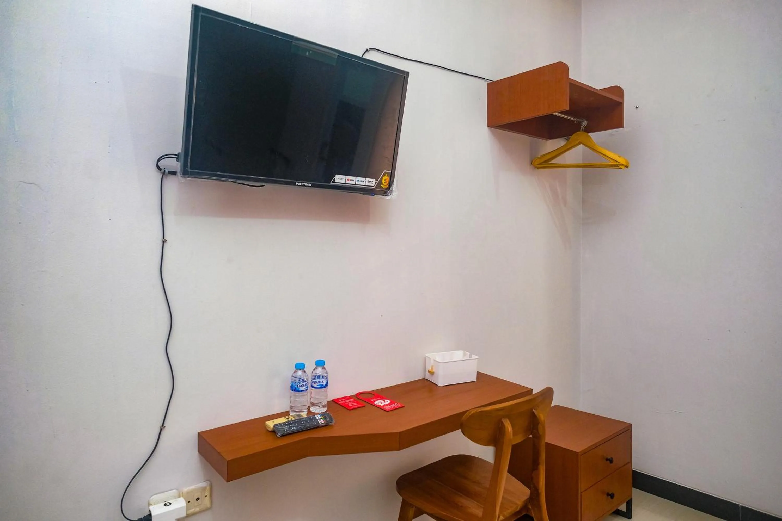 TV and multimedia in RedDoorz Near Majapahit Semarang