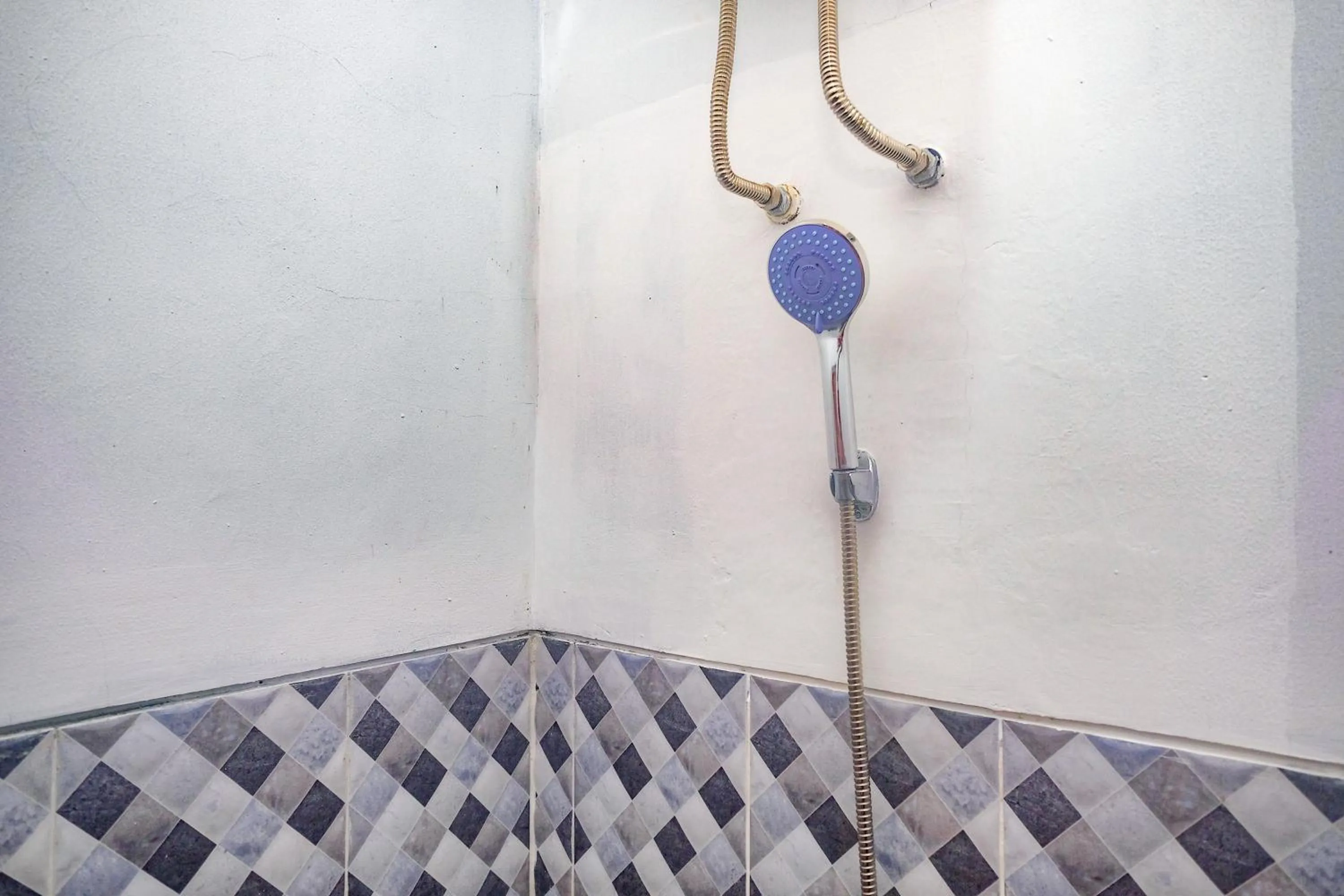 Bathroom in RedDoorz Near Majapahit Semarang