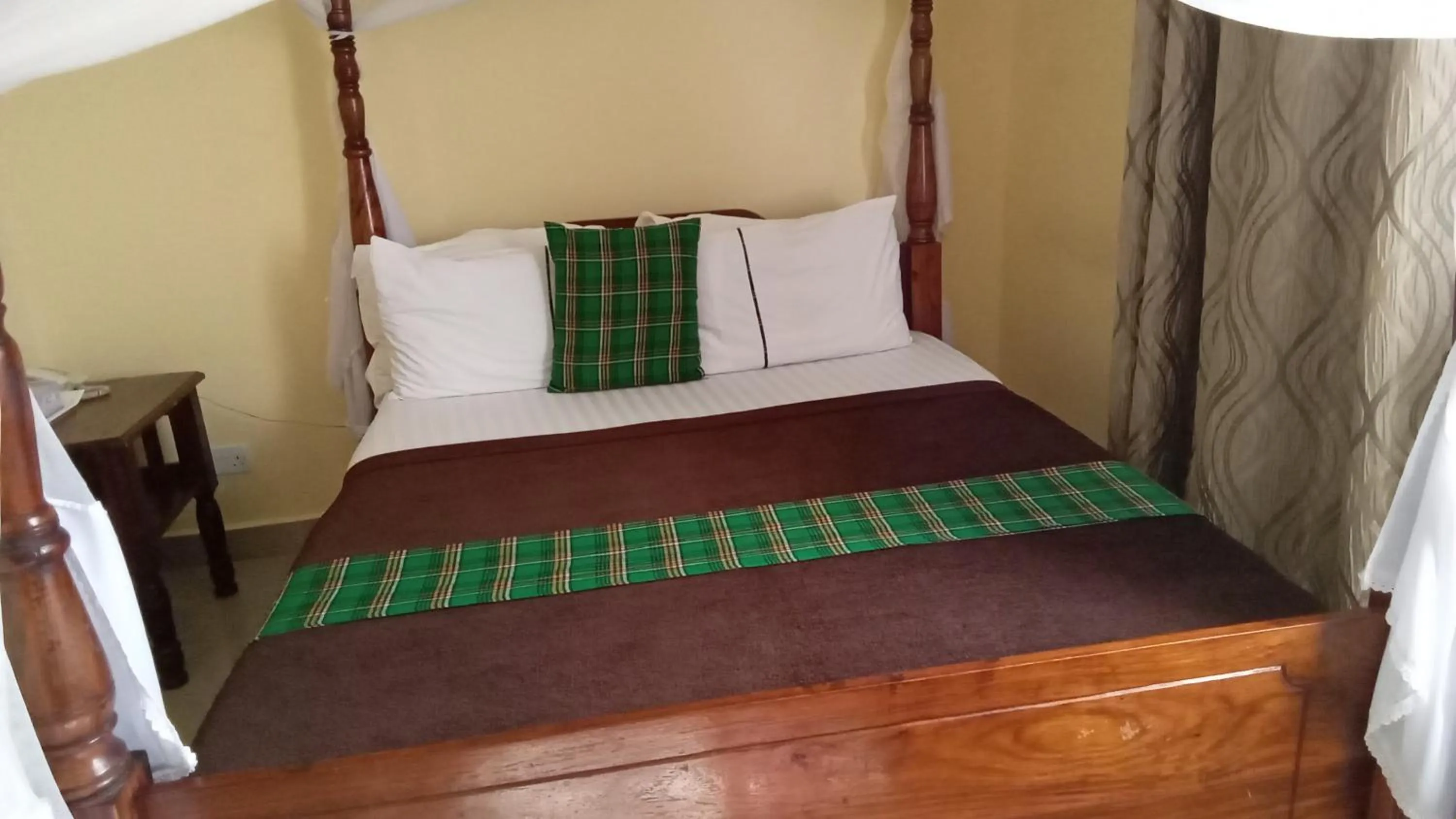 Bed in Transit Airport B&B