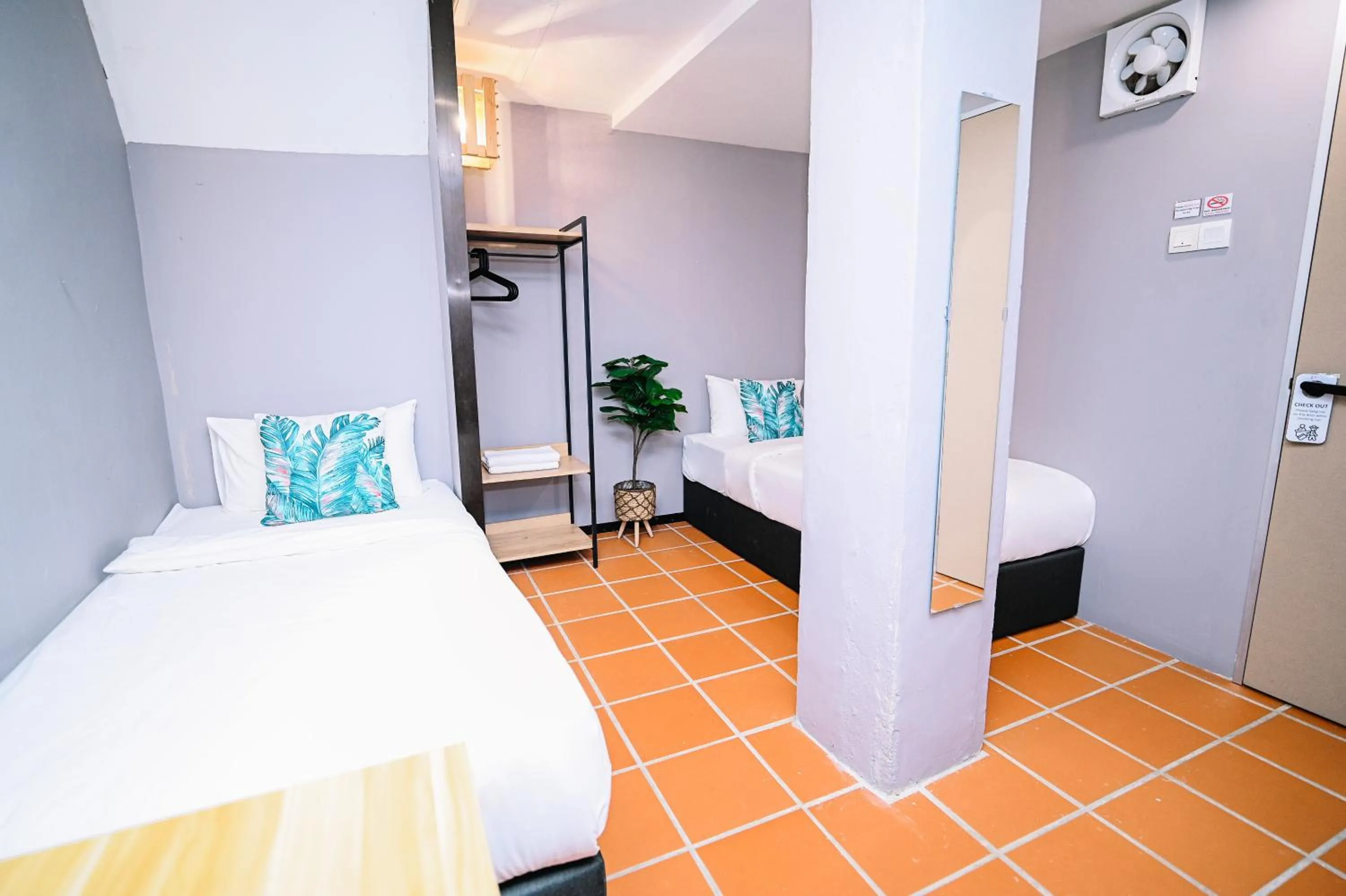 Standard Twin Room in Swing & Pillows - 87 Chulia St, Georgetown Penang