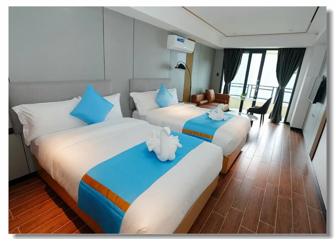 Photo of the whole room, Bed in Golden Seagulls Hotel