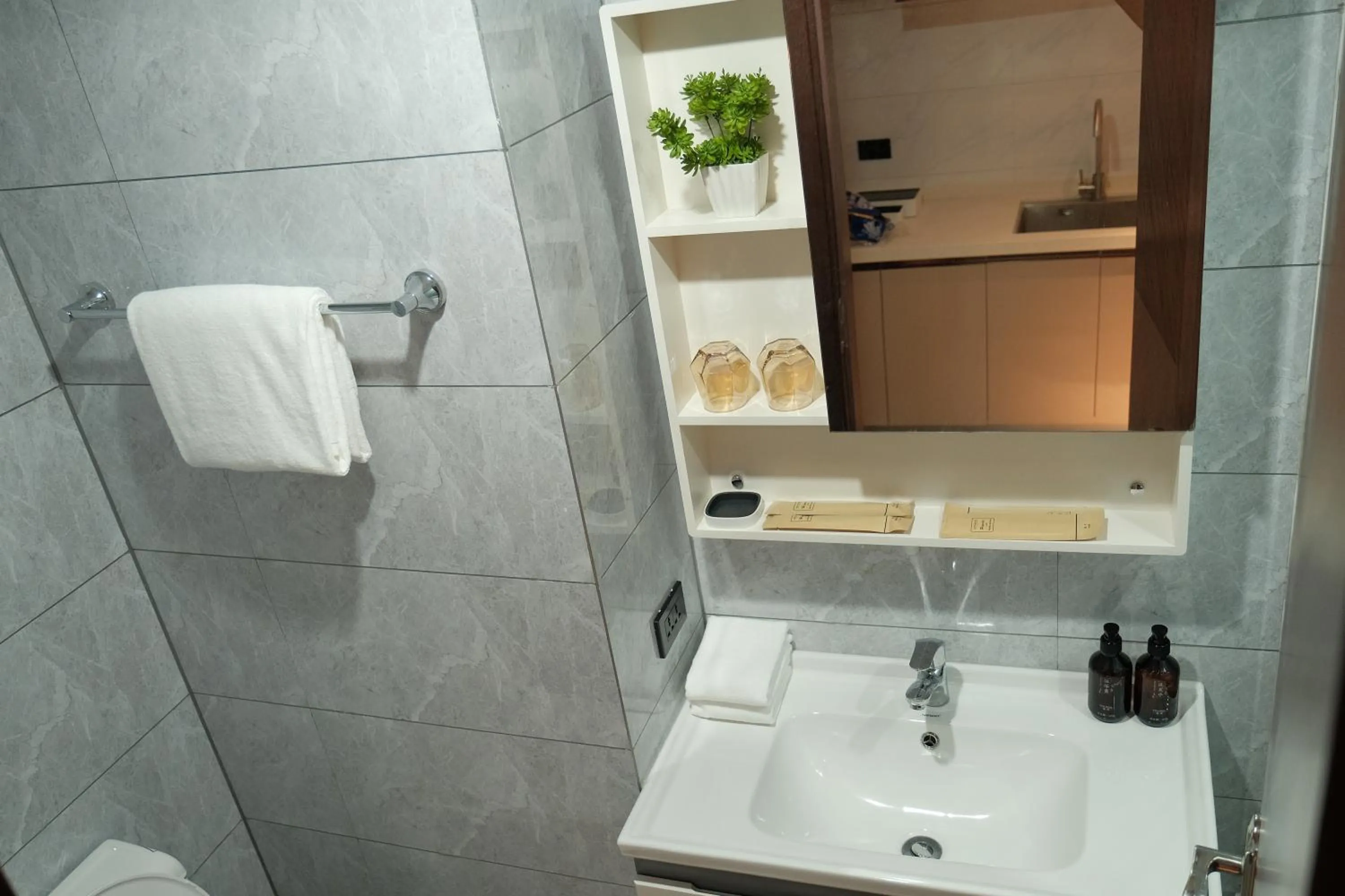 Shower in Golden Seagulls Hotel