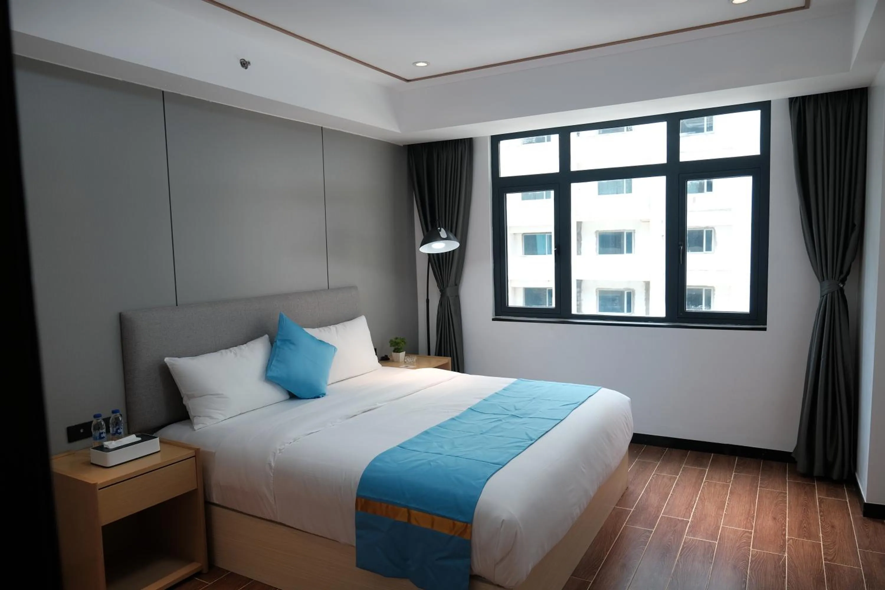 Bedroom, Bed in Golden Seagulls Hotel