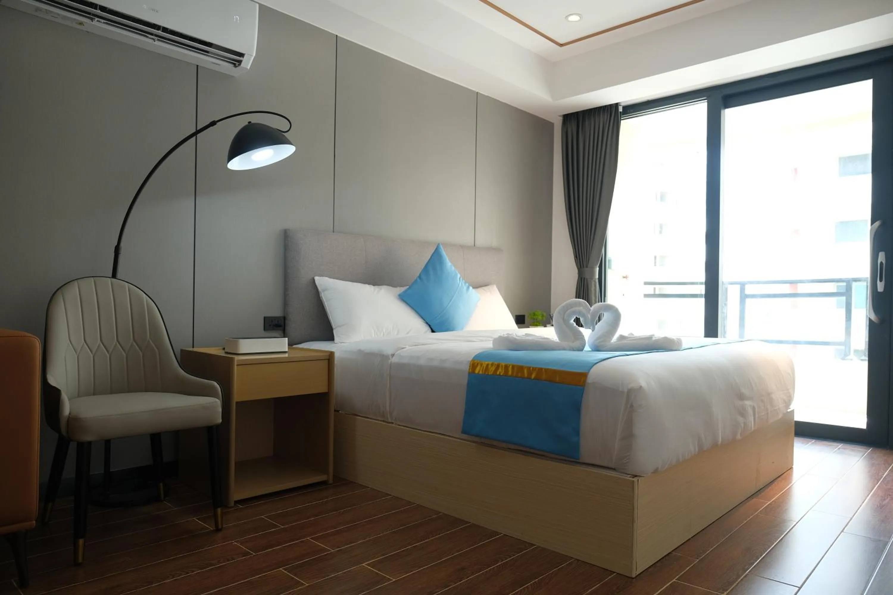 Bed in Golden Seagulls Hotel