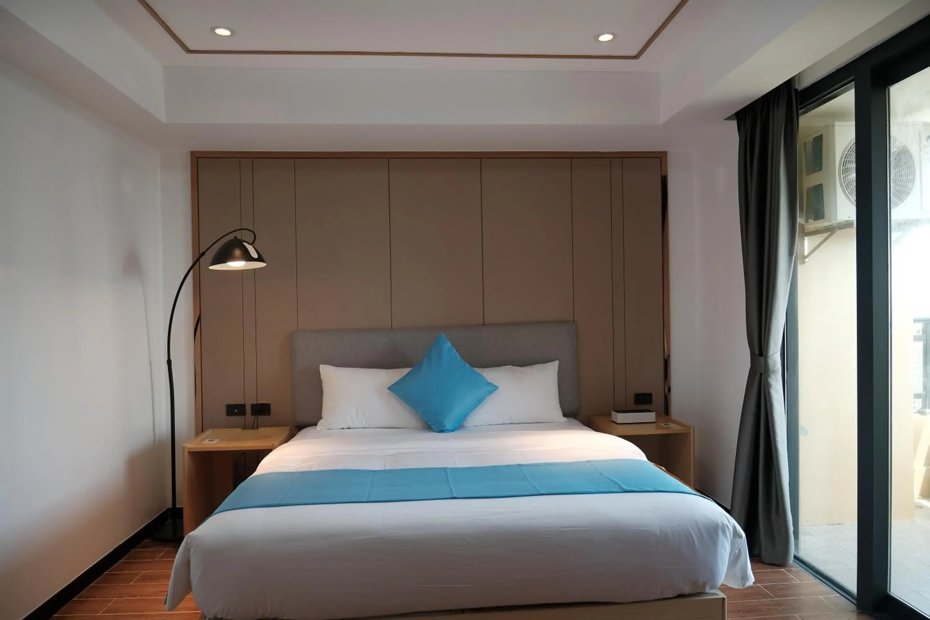 Bedroom, Bed in Golden Seagulls Hotel Bedroom, Bed in Golden Seagulls Hotel