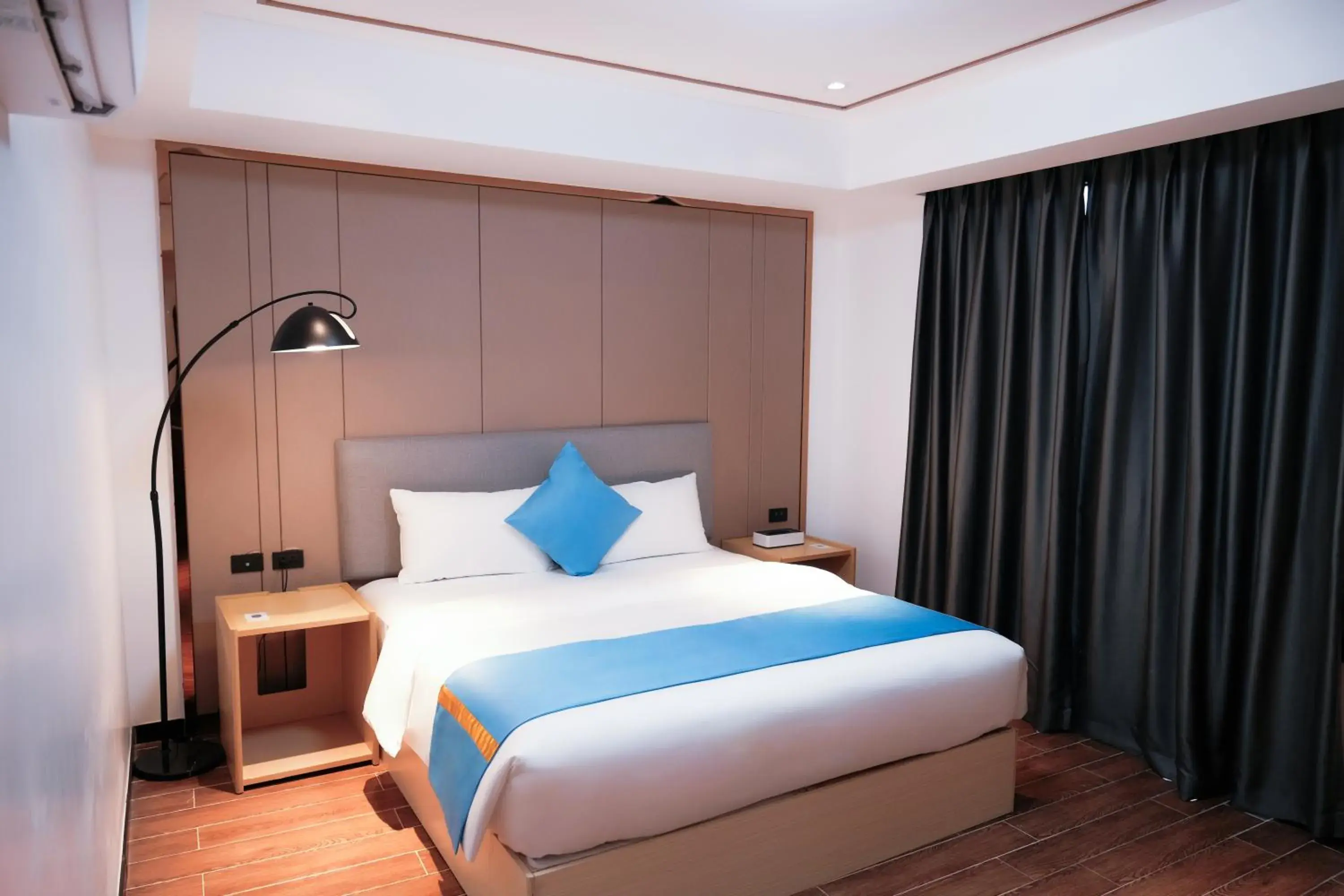 Bed in Golden Seagulls Hotel Bed in Golden Seagulls Hotel