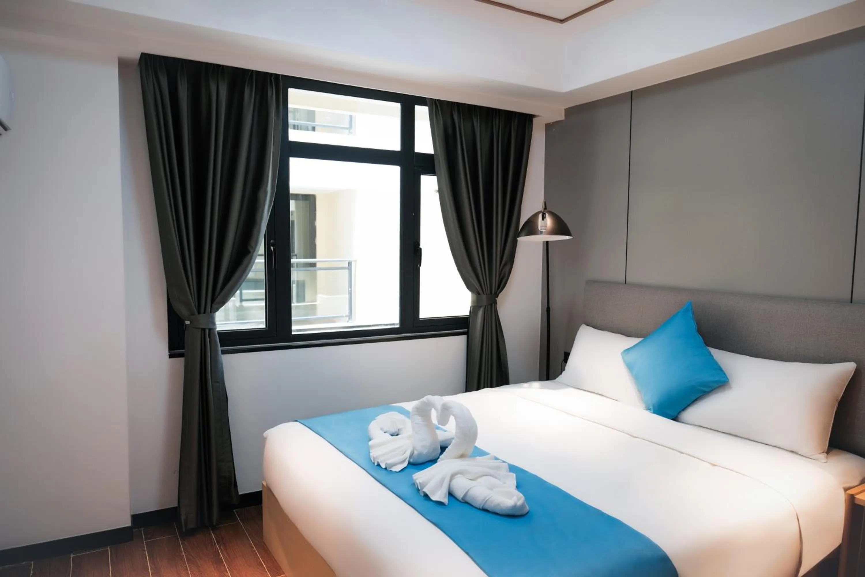 Bed in Golden Seagulls Hotel