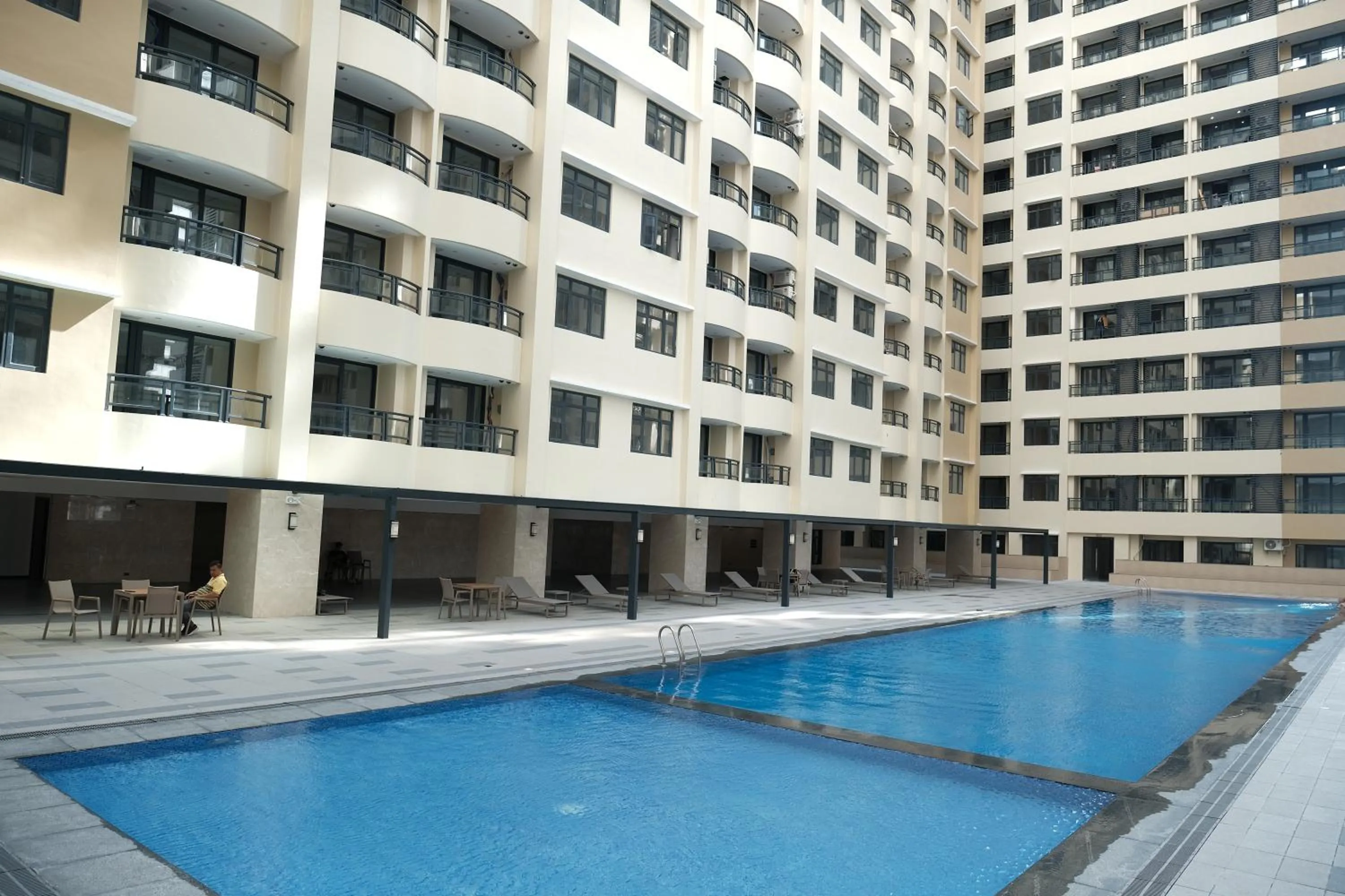 Swimming pool in Golden Seagulls Hotel
