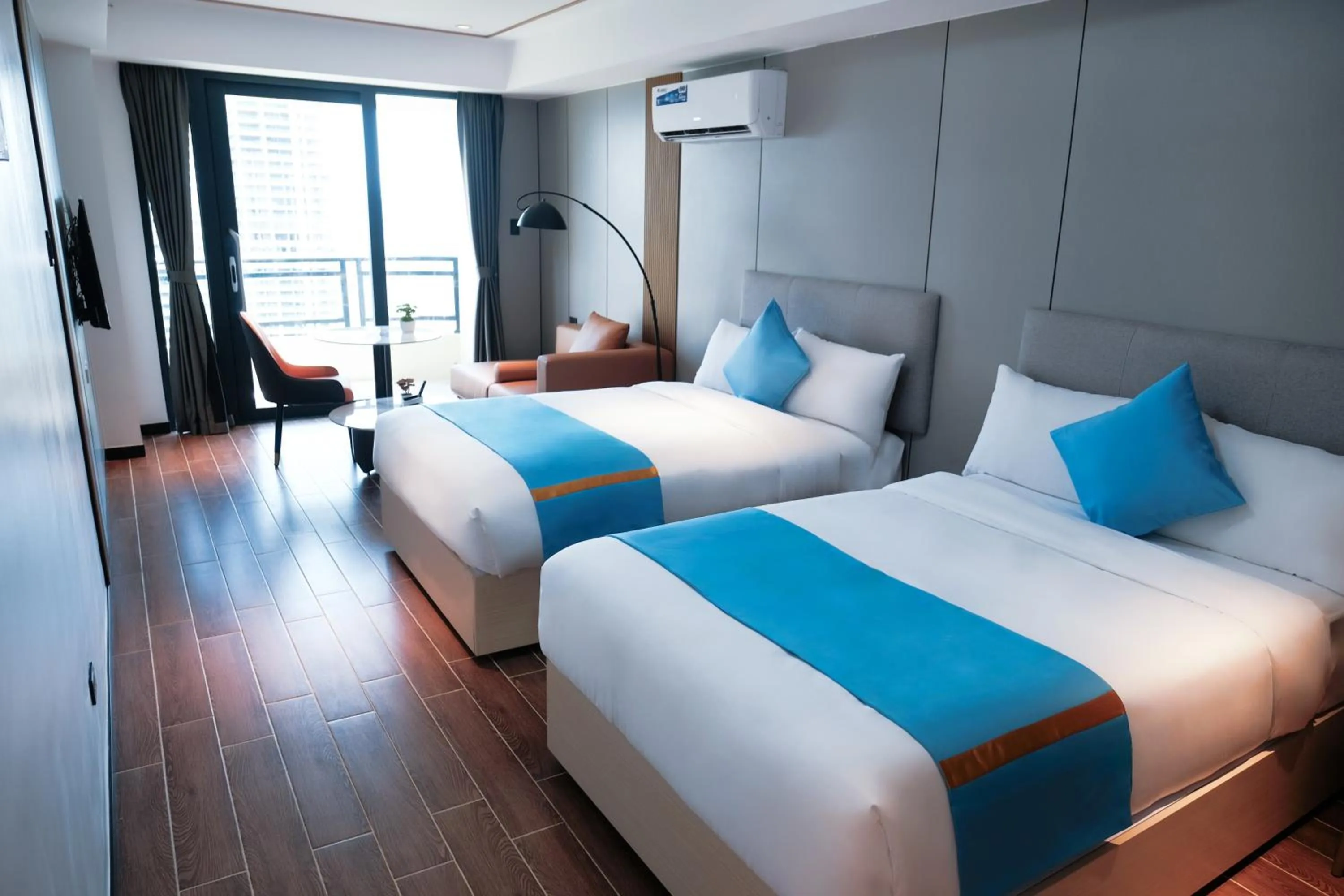 Photo of the whole room, Bed in Golden Seagulls Hotel