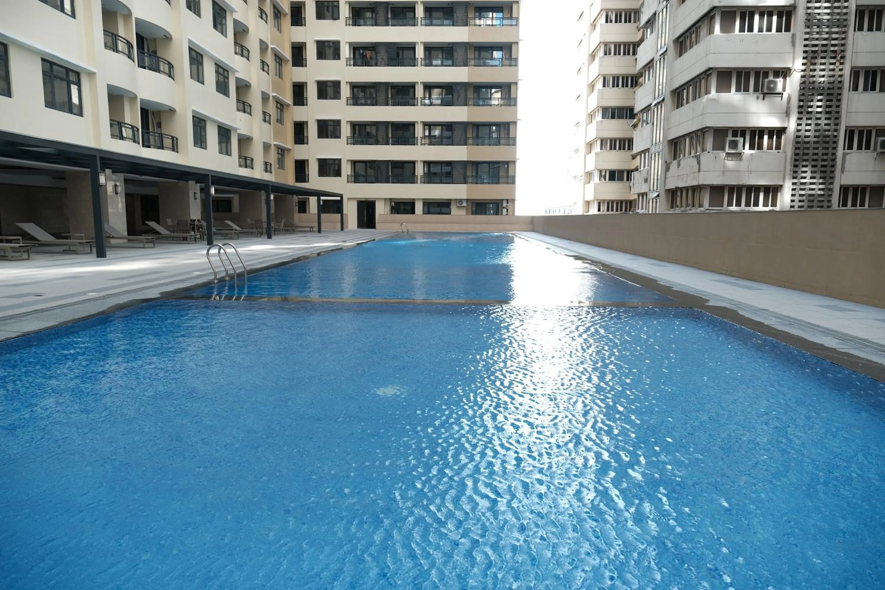 Swimming pool in Golden Seagulls Hotel