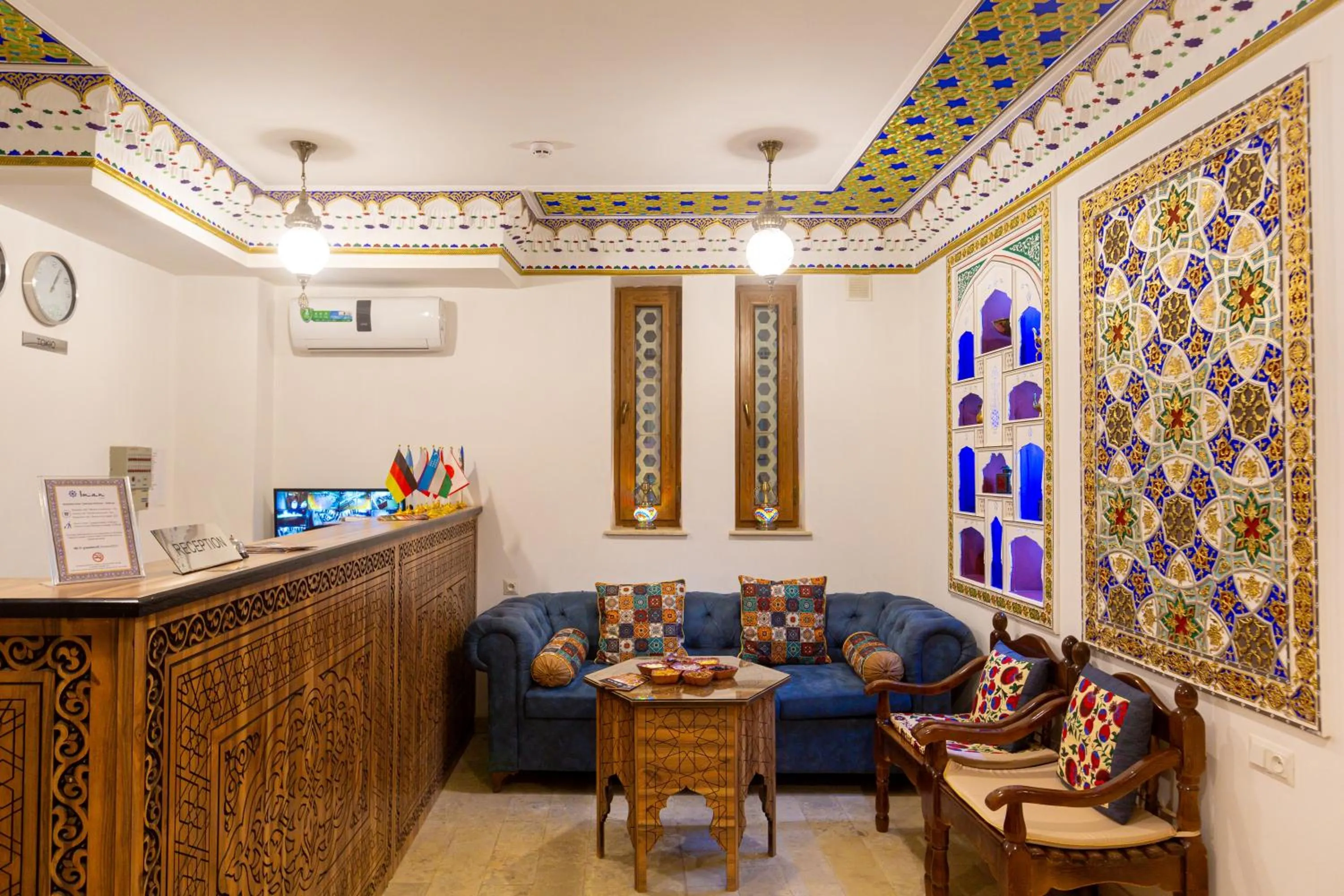 Living room in Iman Hotel