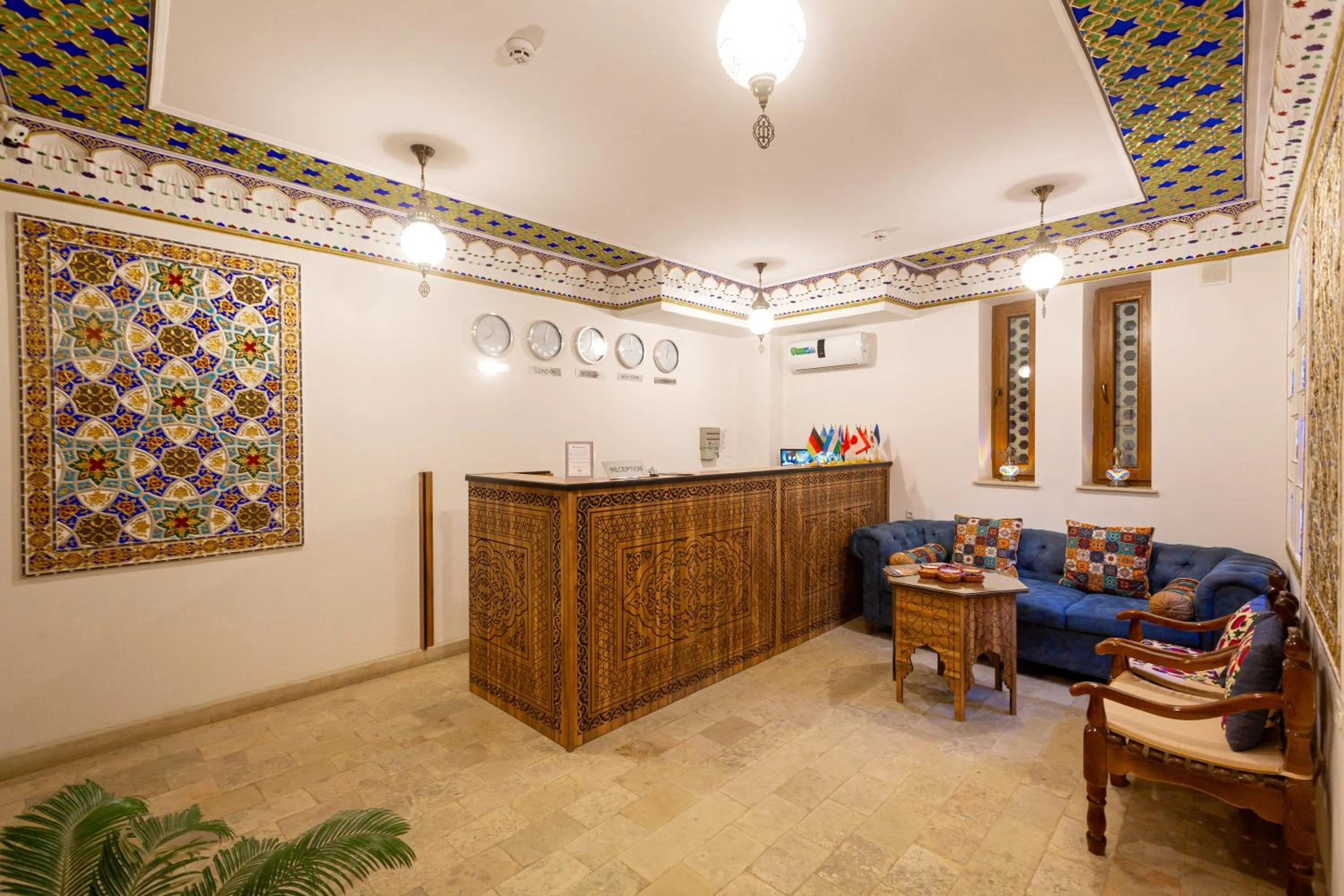 Living room in Iman Hotel