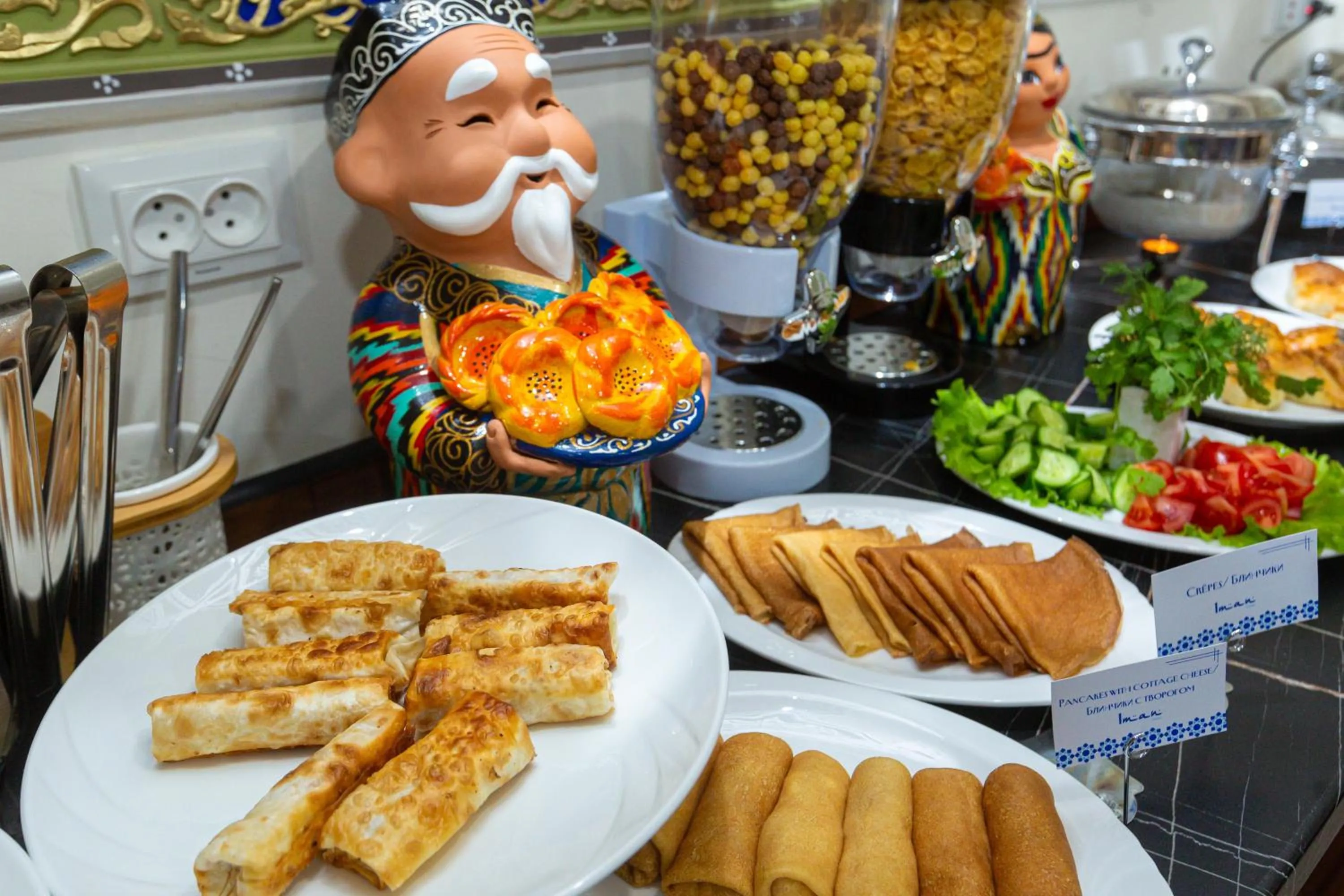 Restaurant/places to eat in Iman Hotel