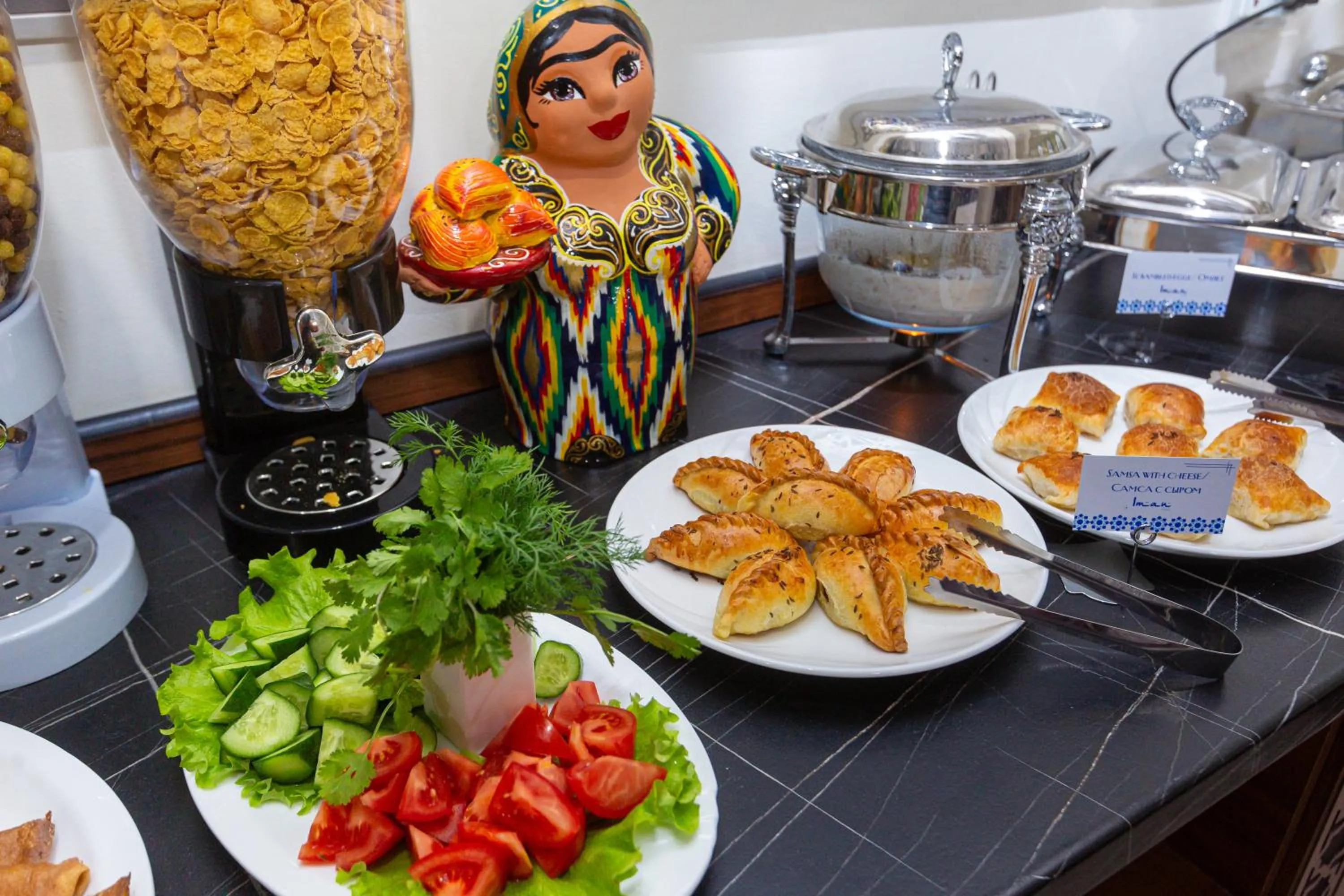 Restaurant/places to eat in Iman Hotel