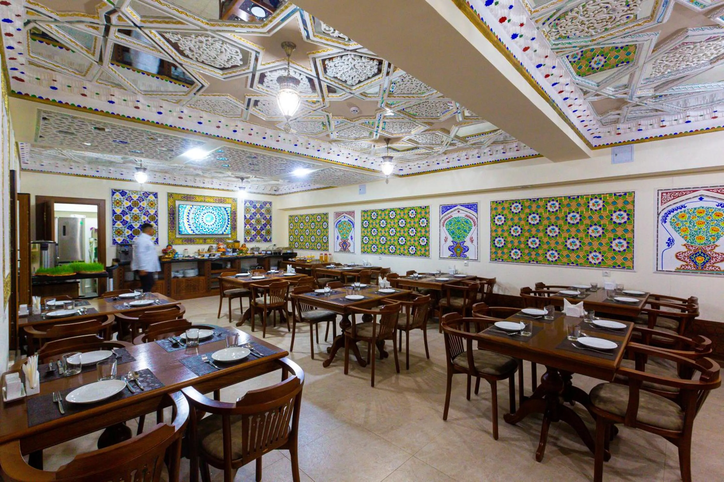 Restaurant/places to eat in Iman Hotel