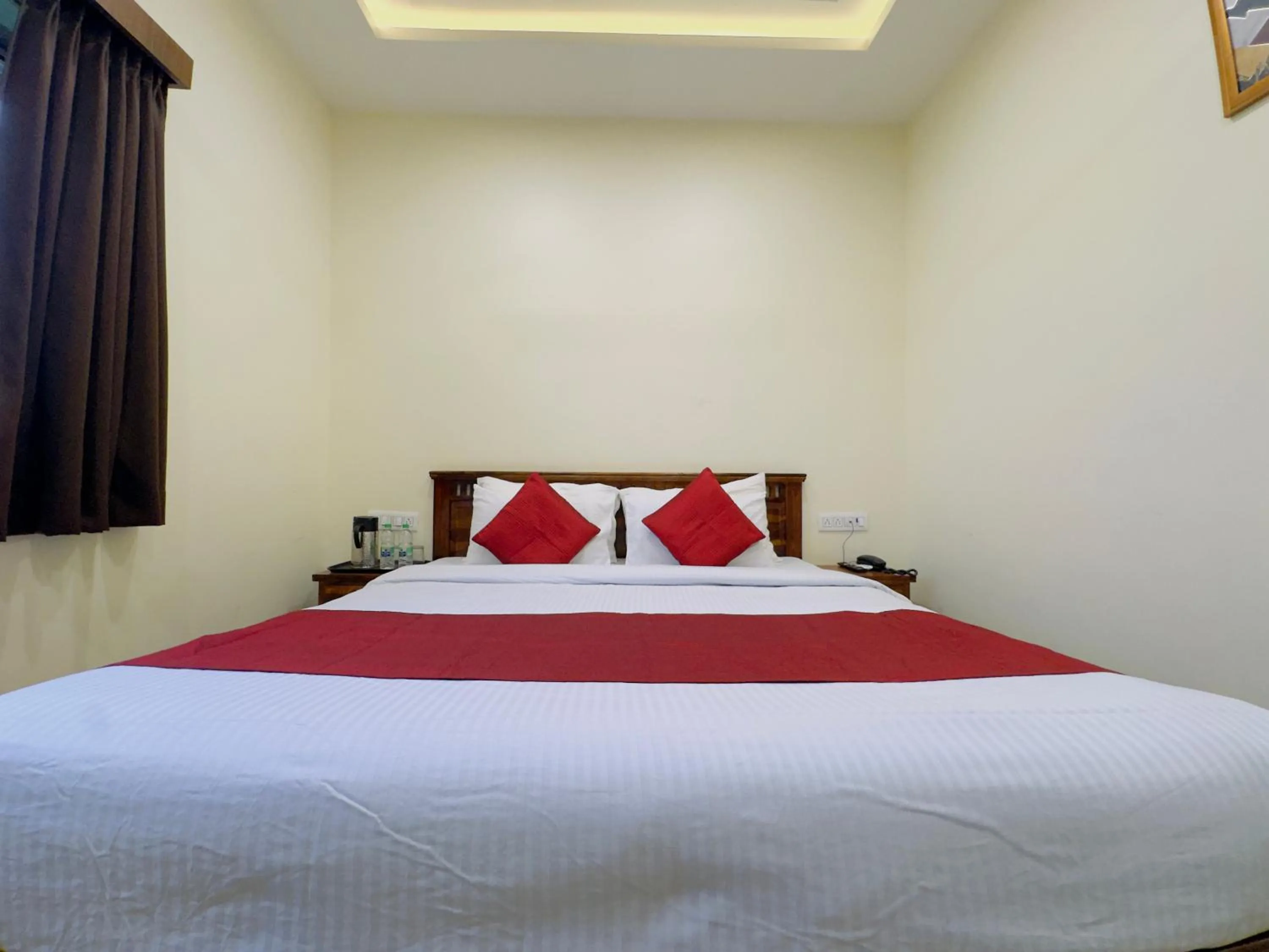 Bed in Hotel Jyotirlinga- One Way Drop to Mahakal Temple