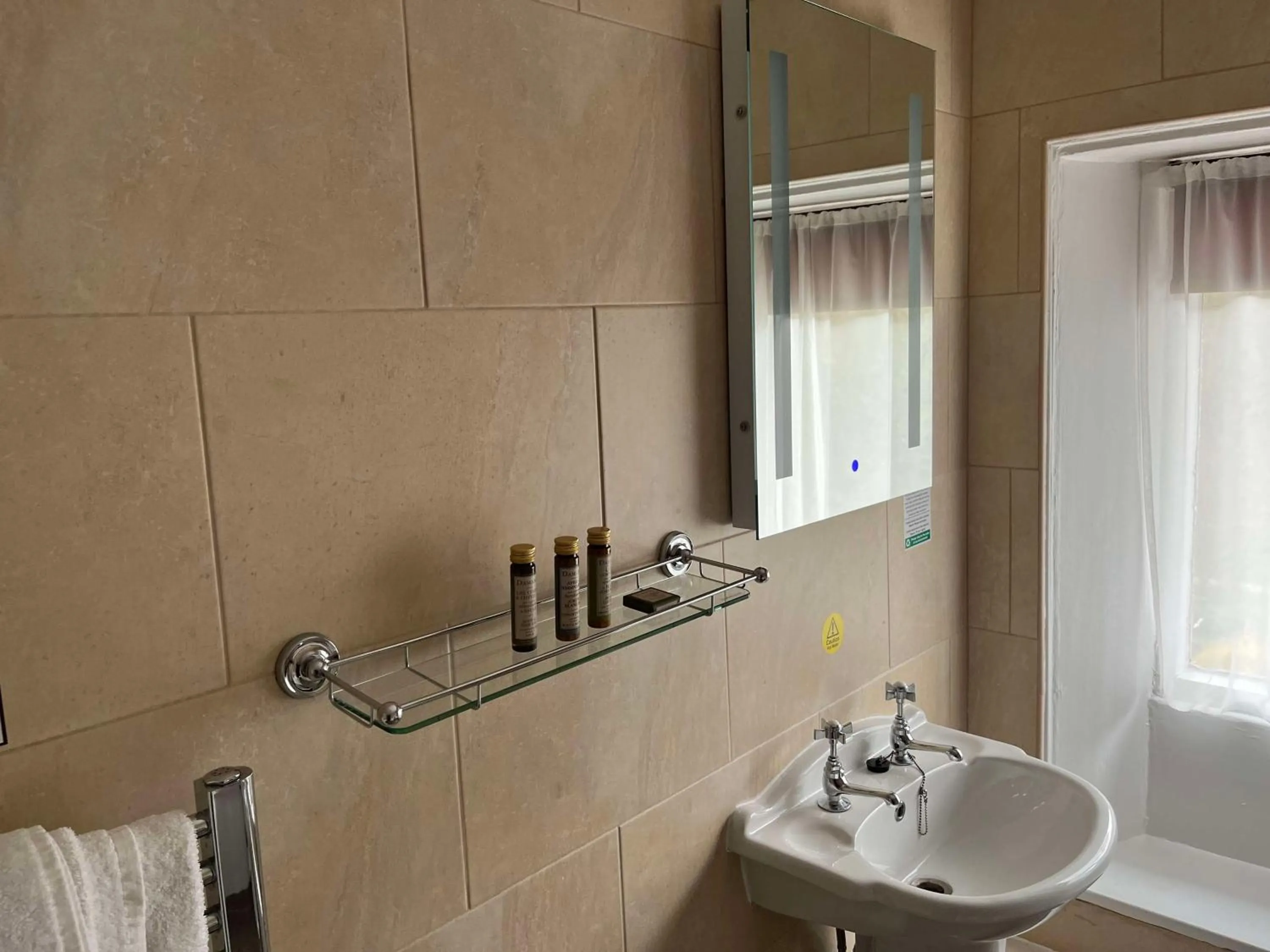 Bathroom in Best Western Valley Hotel