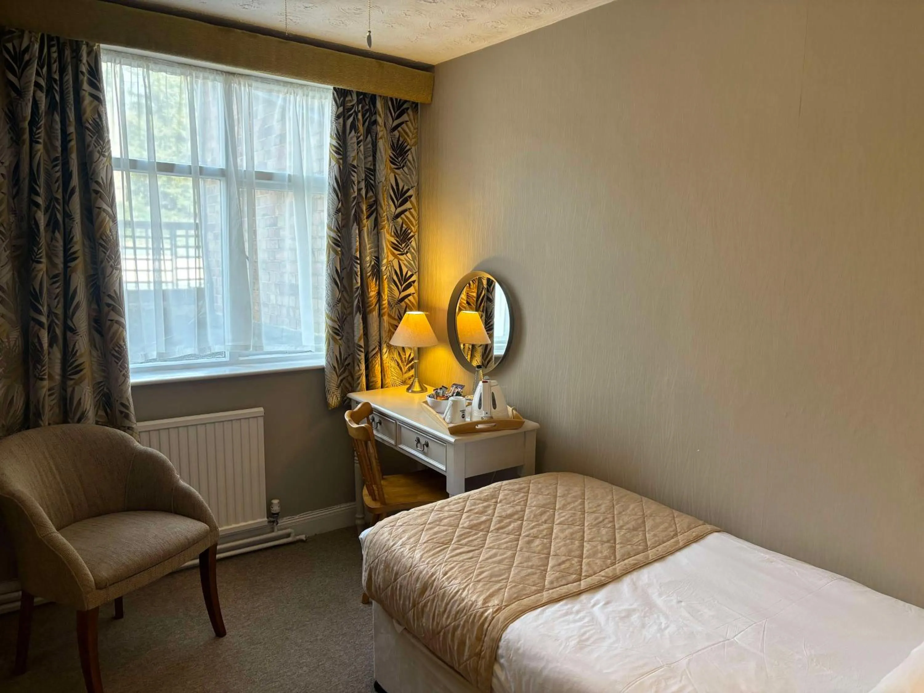 Bedroom, Bed in Best Western Valley Hotel