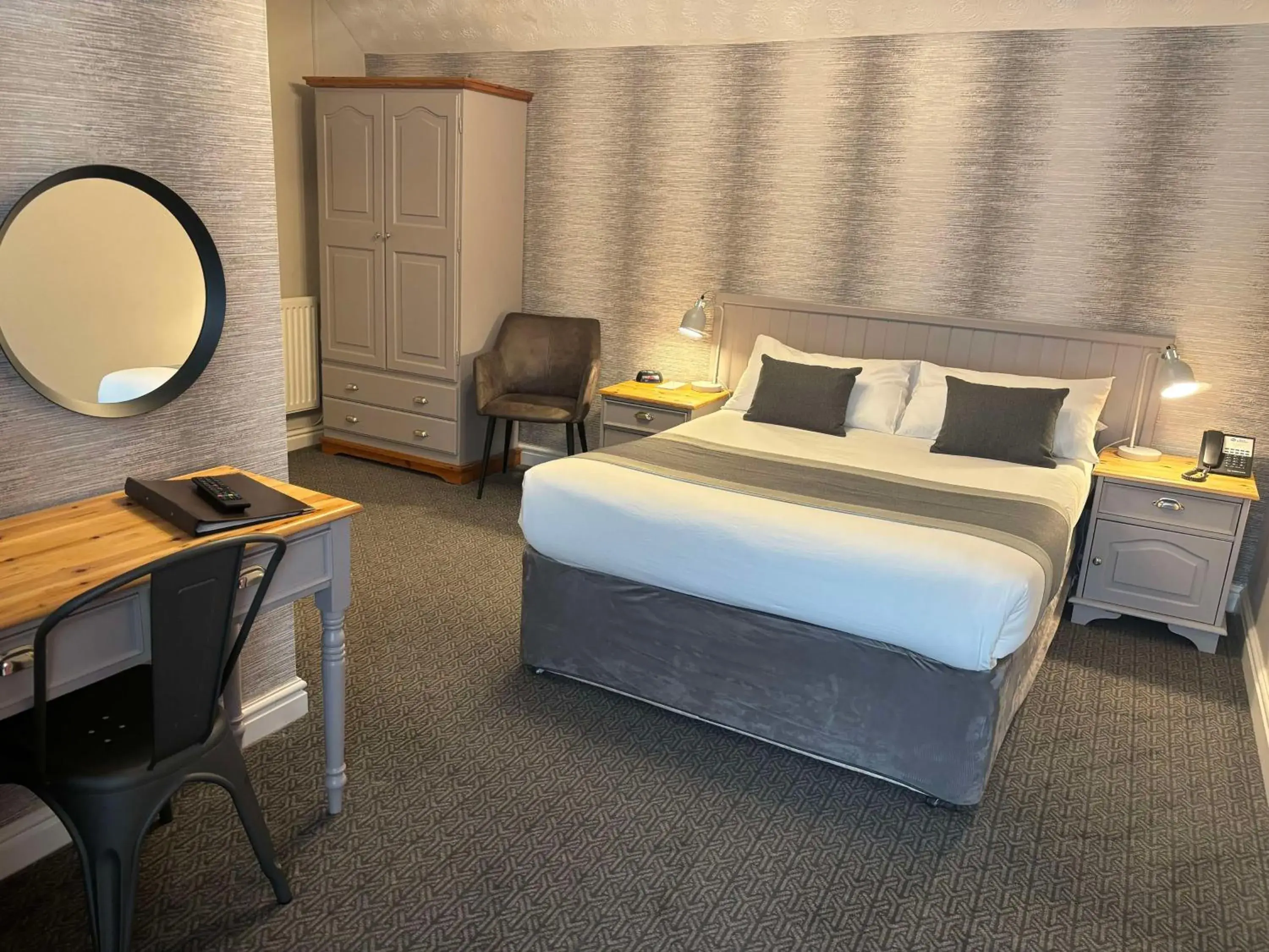 Bedroom, Bed in Best Western Valley Hotel Bedroom, Bed in Best Western Valley Hotel