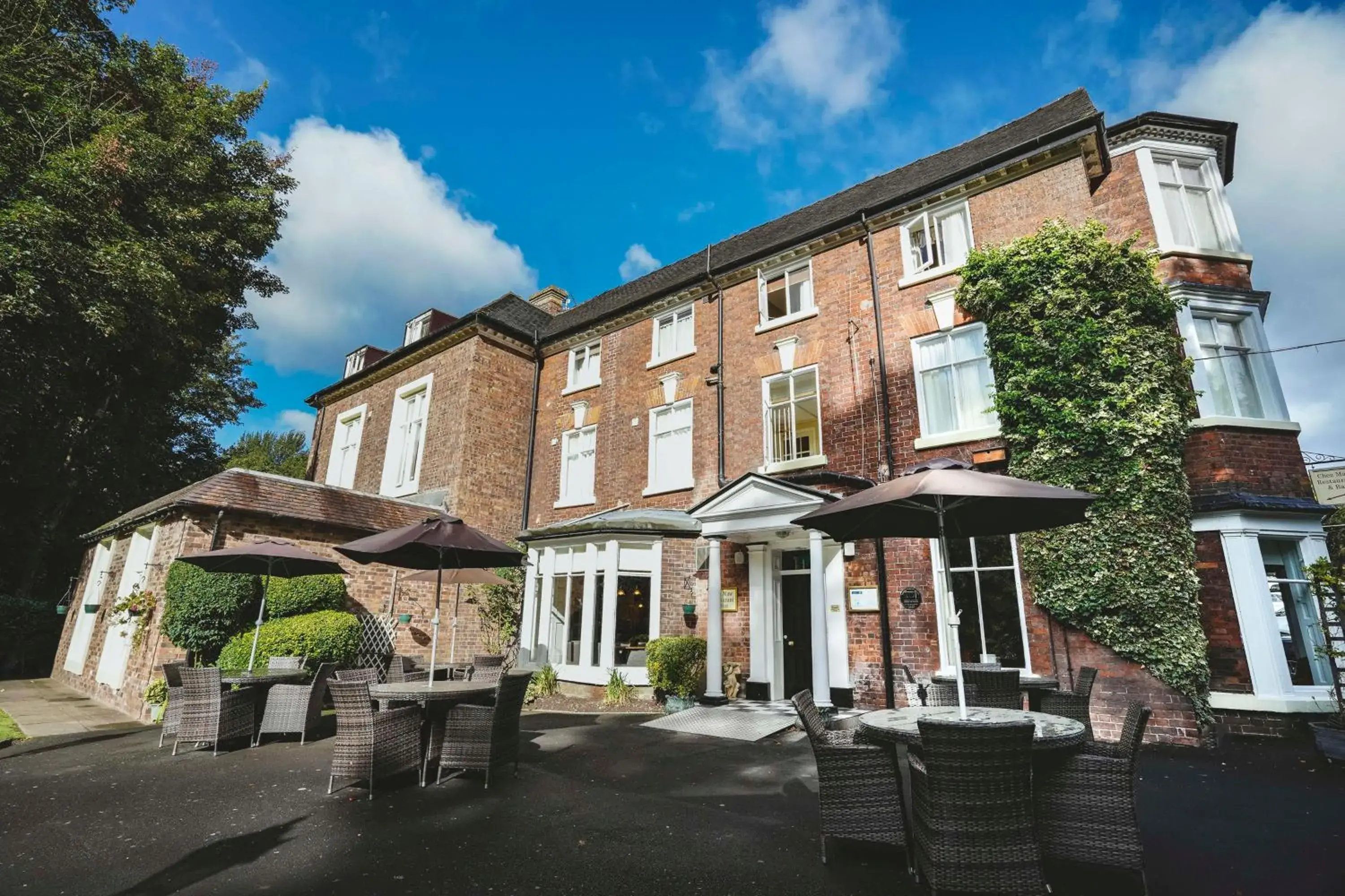 Property building in Best Western Valley Hotel Property building in Best Western Valley Hotel