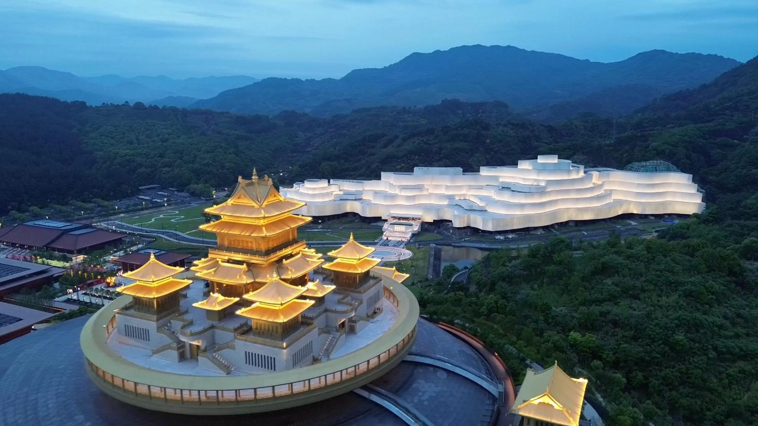 Nearby landmark in SSAW Garden Hotel Ningbo Xikou