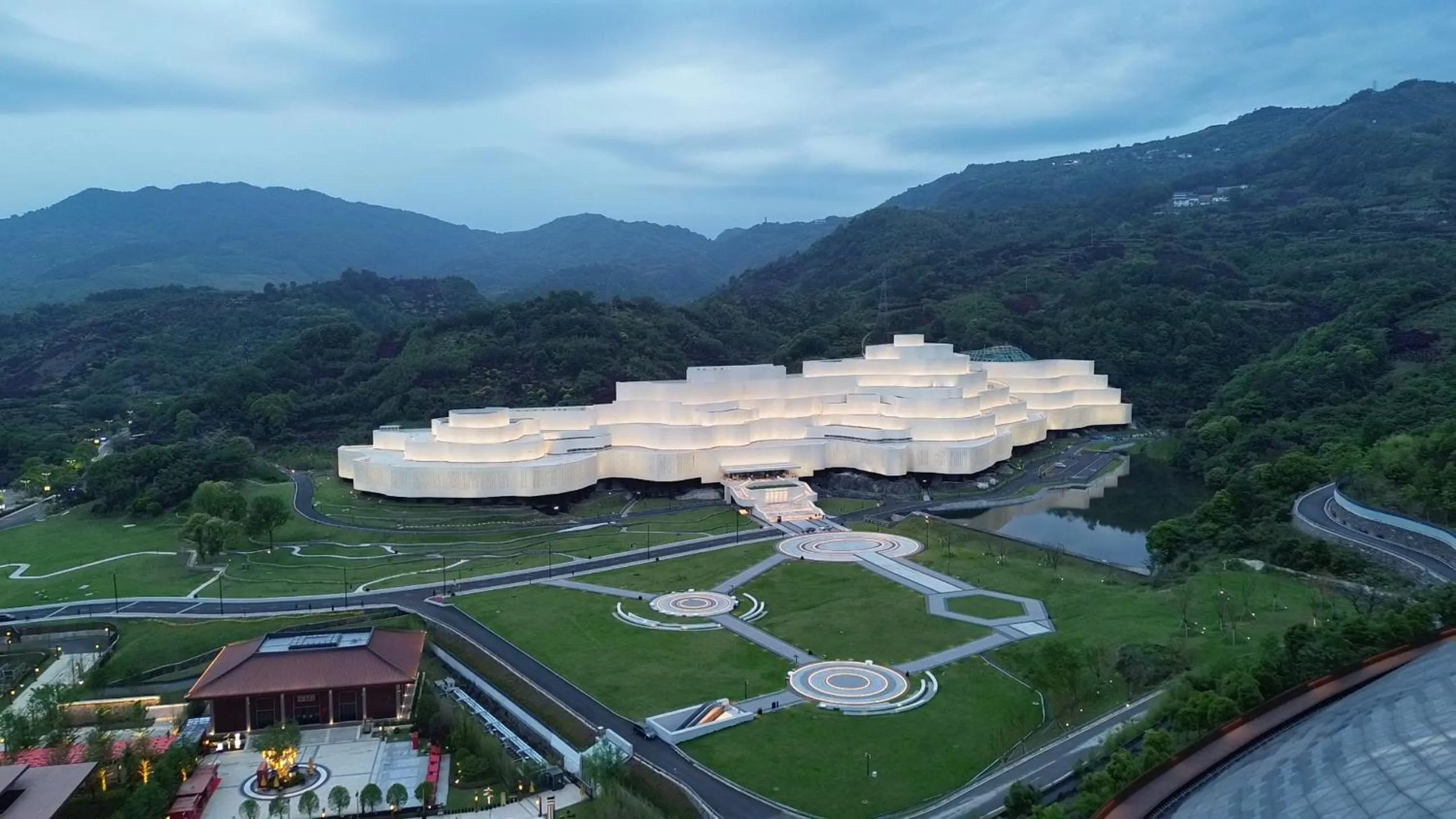 Nearby landmark in SSAW Garden Hotel Ningbo Xikou