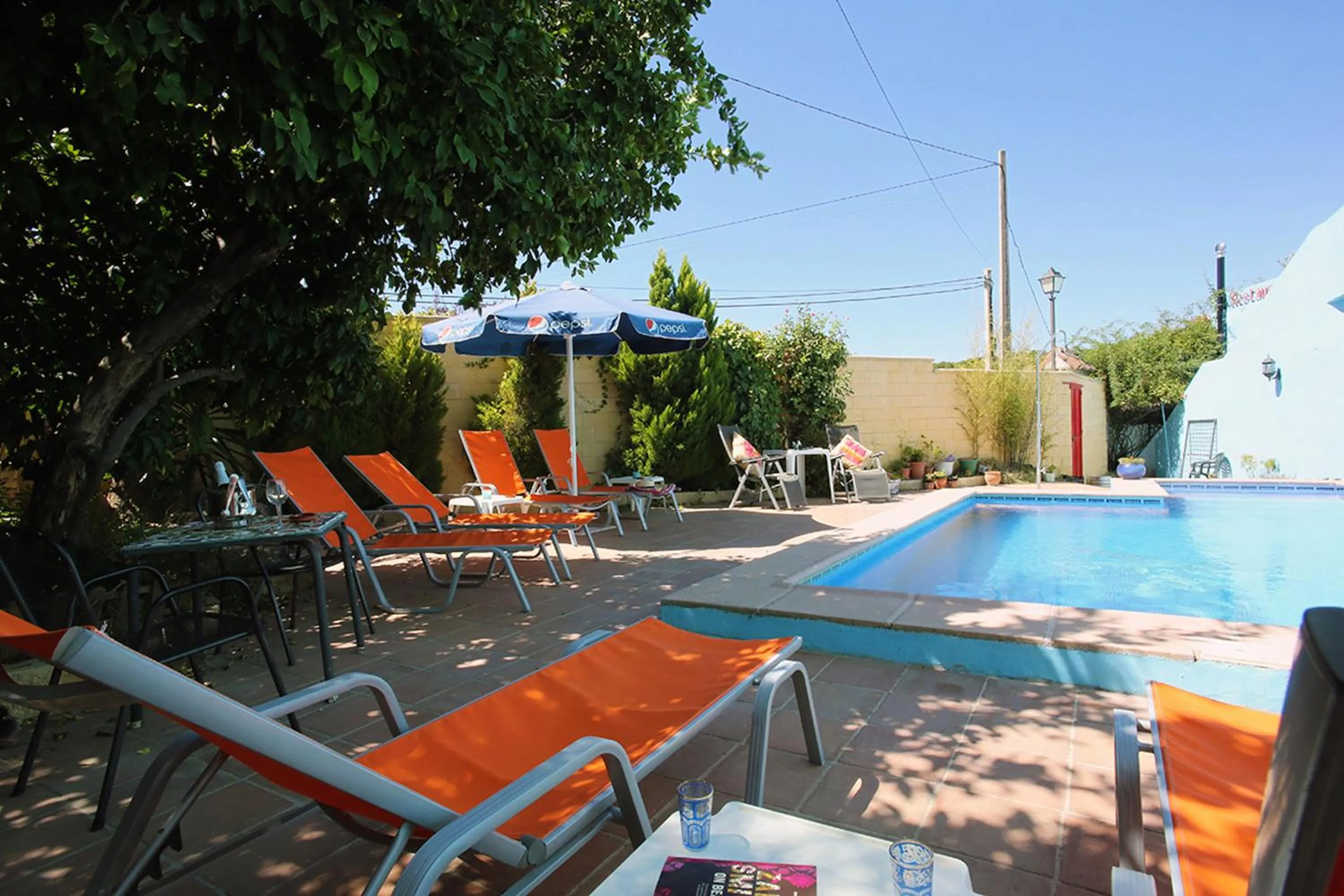 Swimming pool in Hotel Restaurante Bandolero