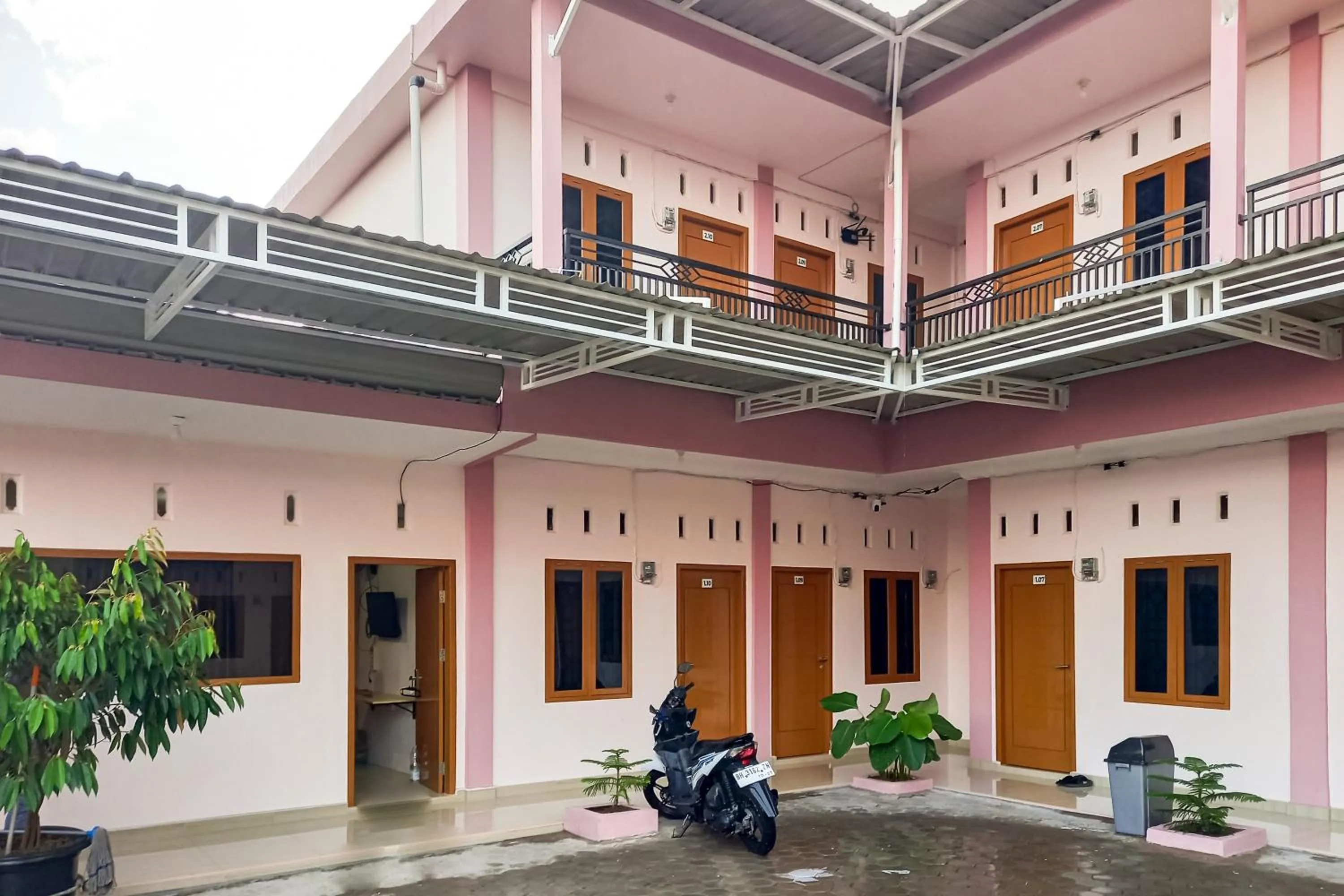Property building in RedDoorz Syariah near JBC Jambi