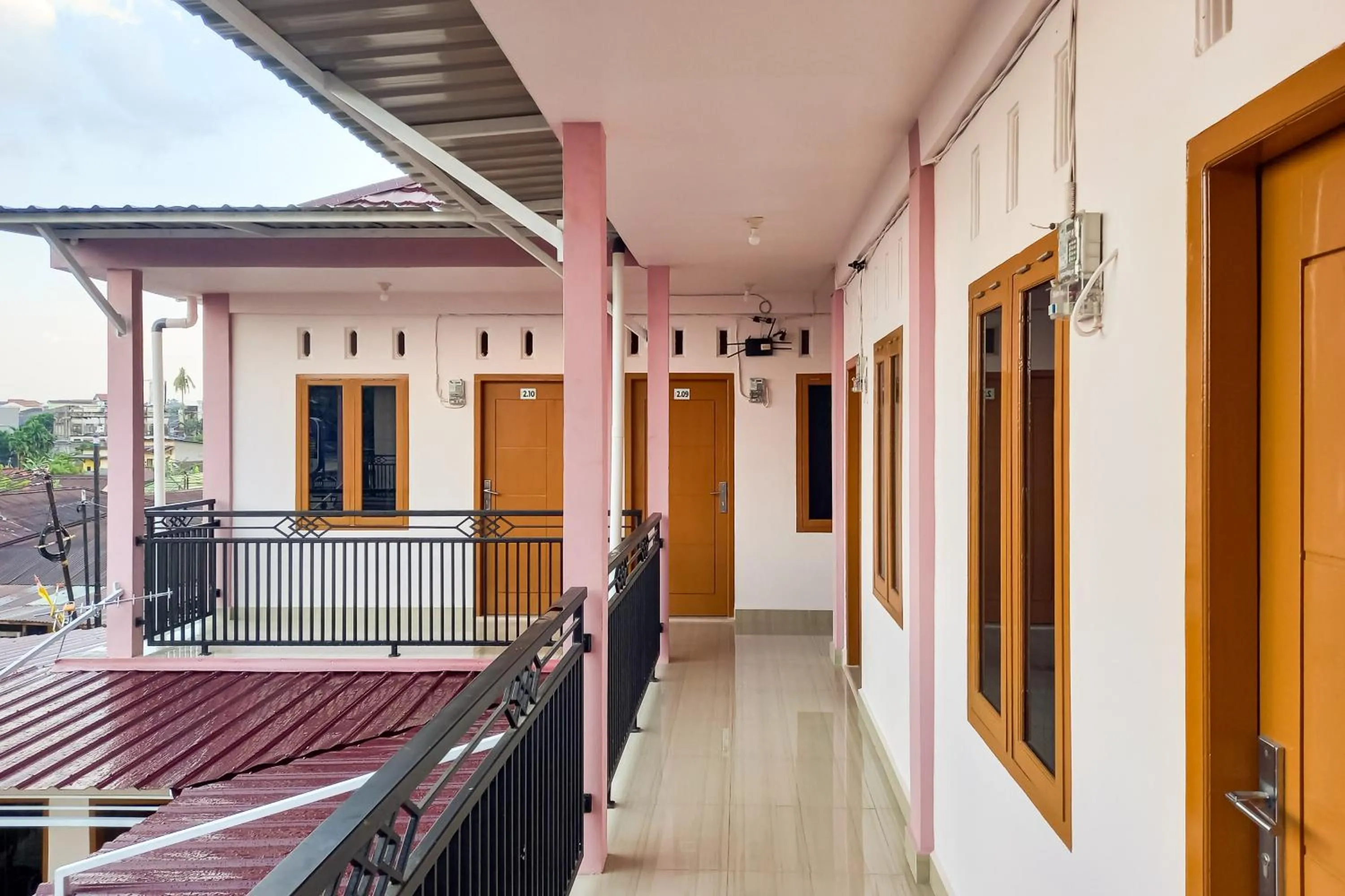 Balcony/Terrace in RedDoorz Syariah near JBC Jambi