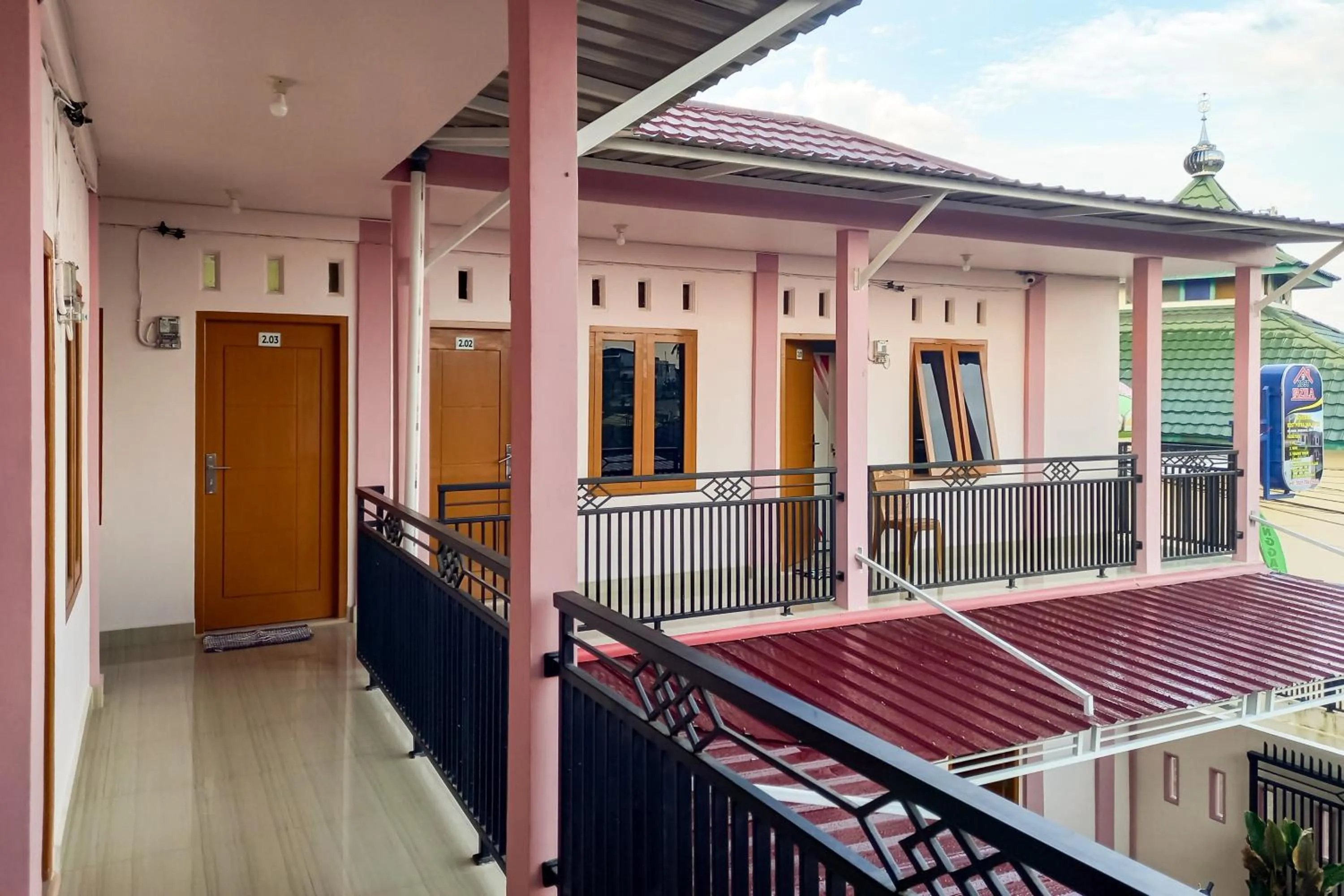 Balcony/Terrace in RedDoorz Syariah near JBC Jambi