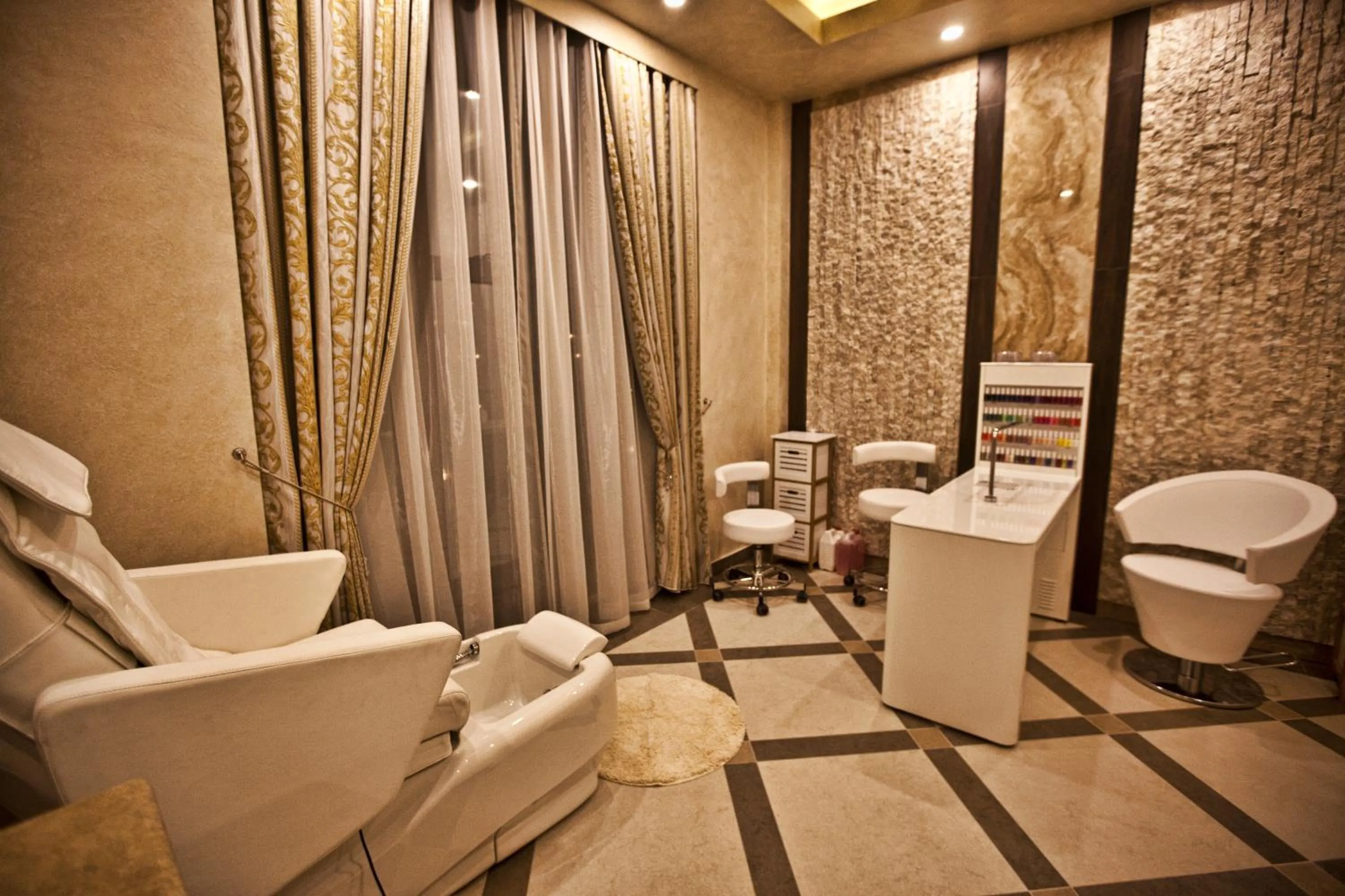 Spa and wellness centre/facilities in Multi Grand Pharaon Hotel