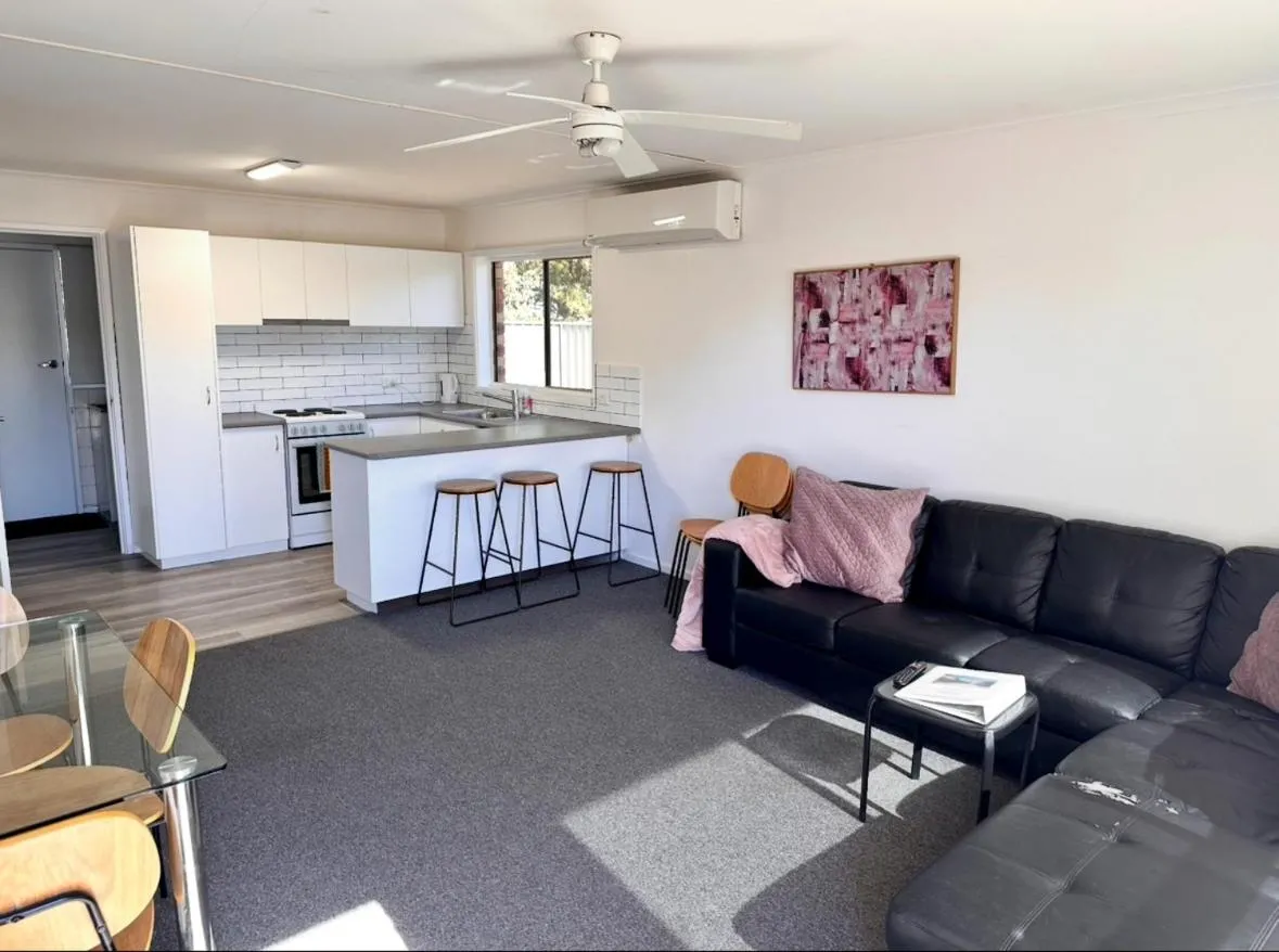 Sunny Shackell - Echuca Moama Holiday Accommodation