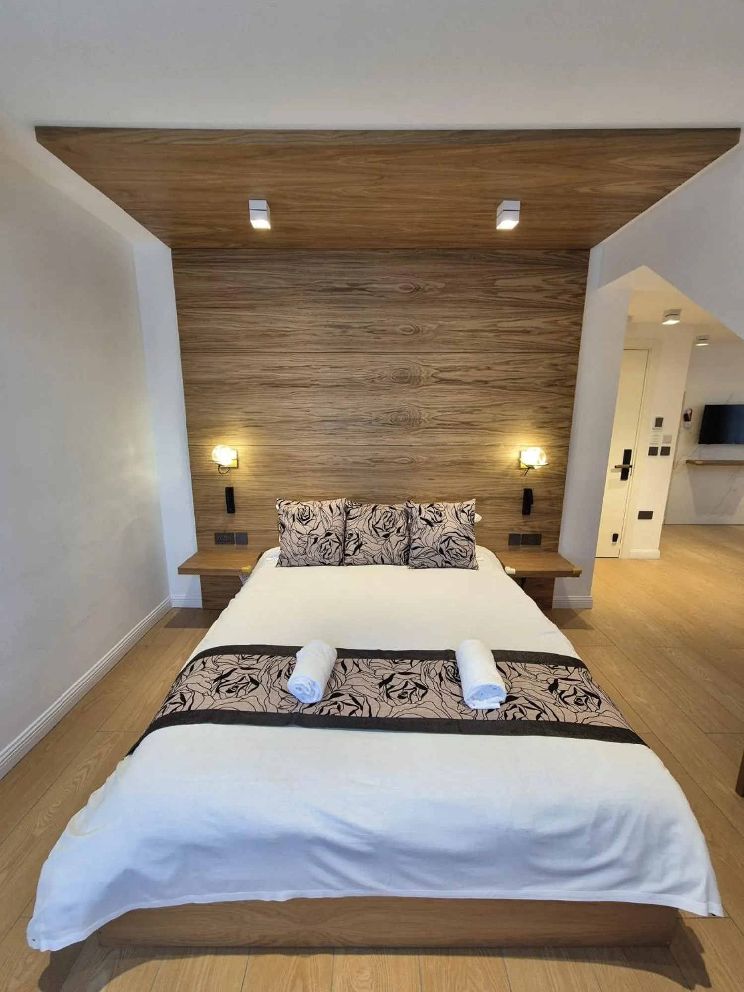 Bed in Rosemay Boutique Hotel Near Heathrow Airport